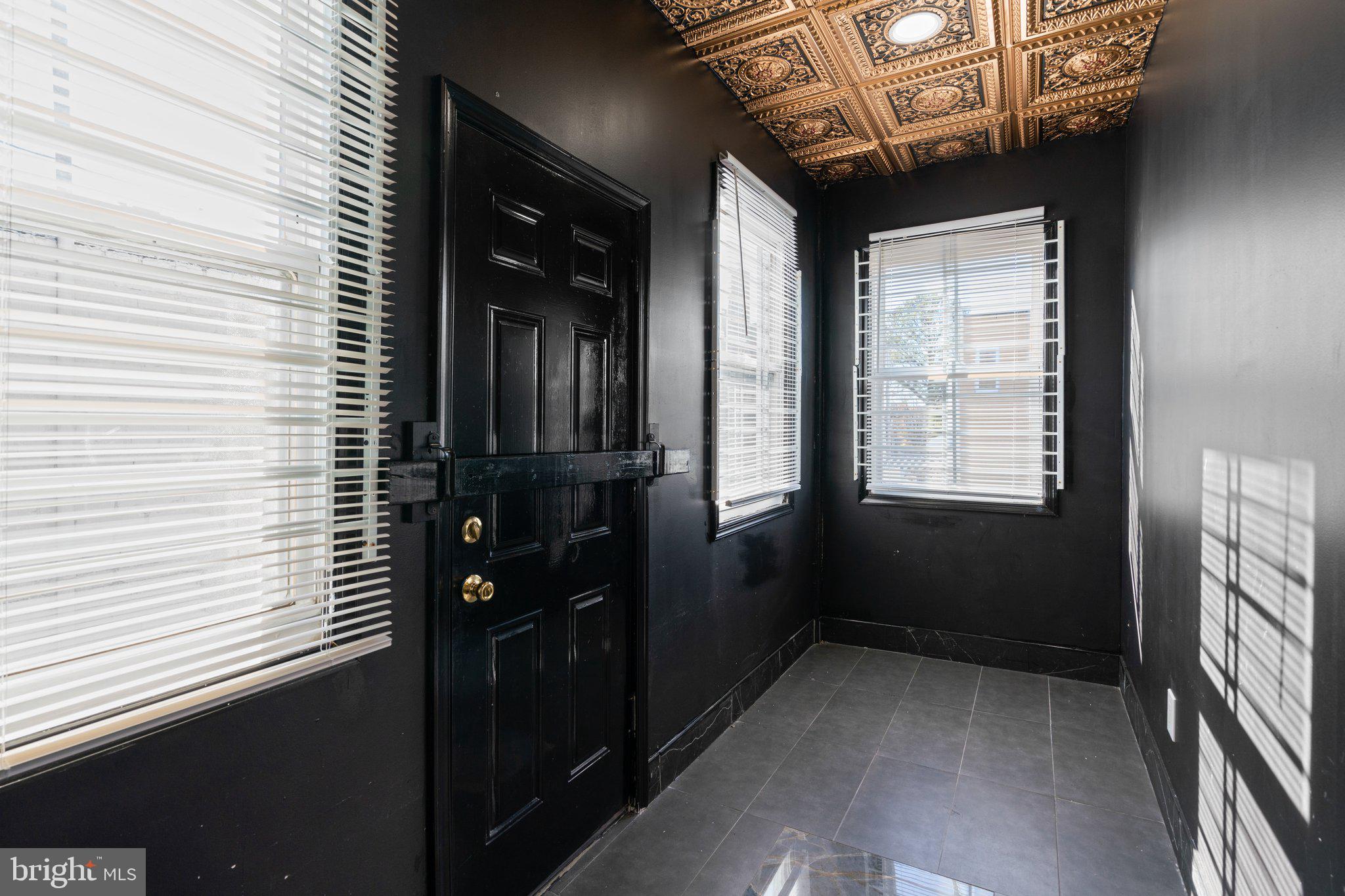 EVERGREEN LAWN - Residential