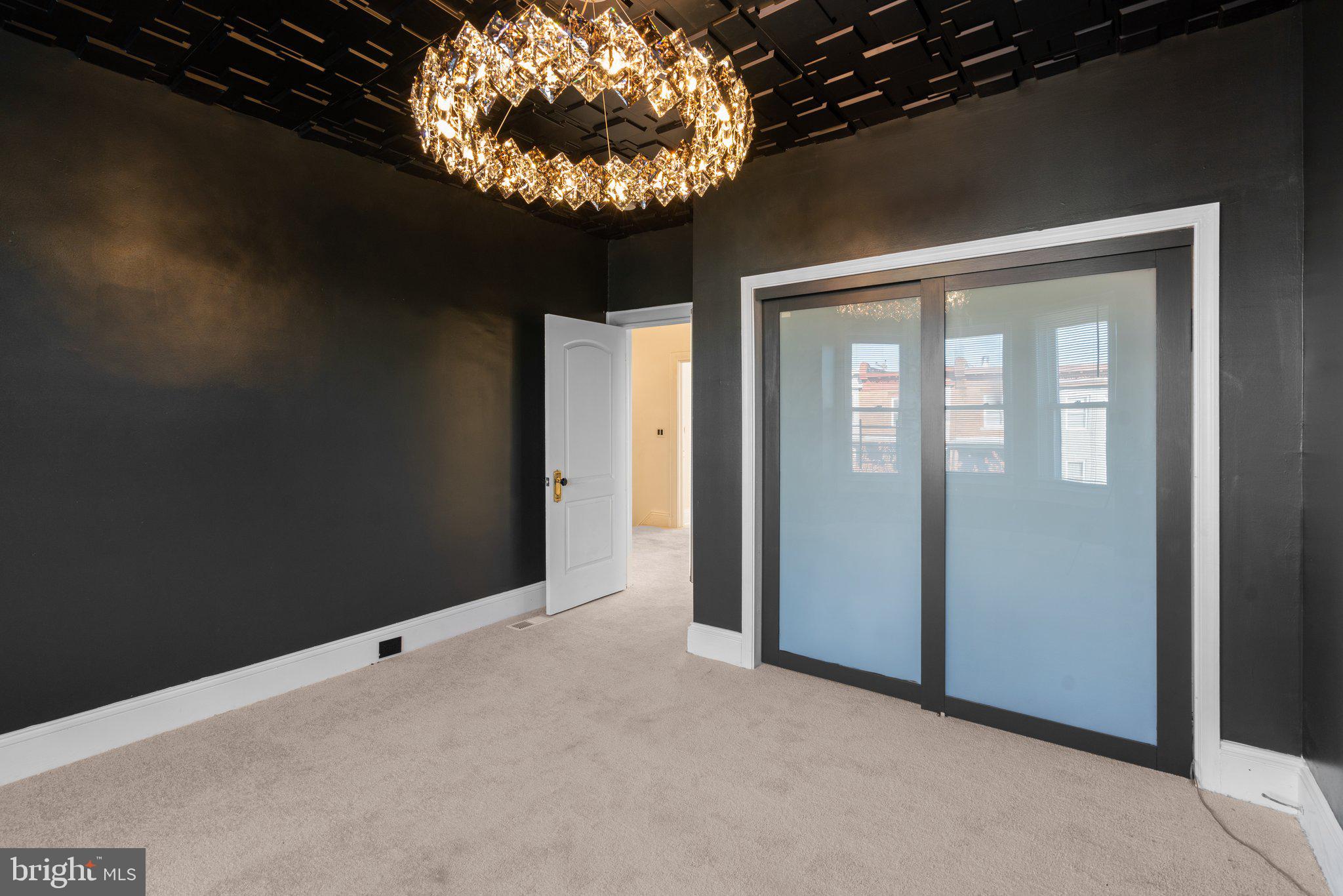 EVERGREEN LAWN - Residential