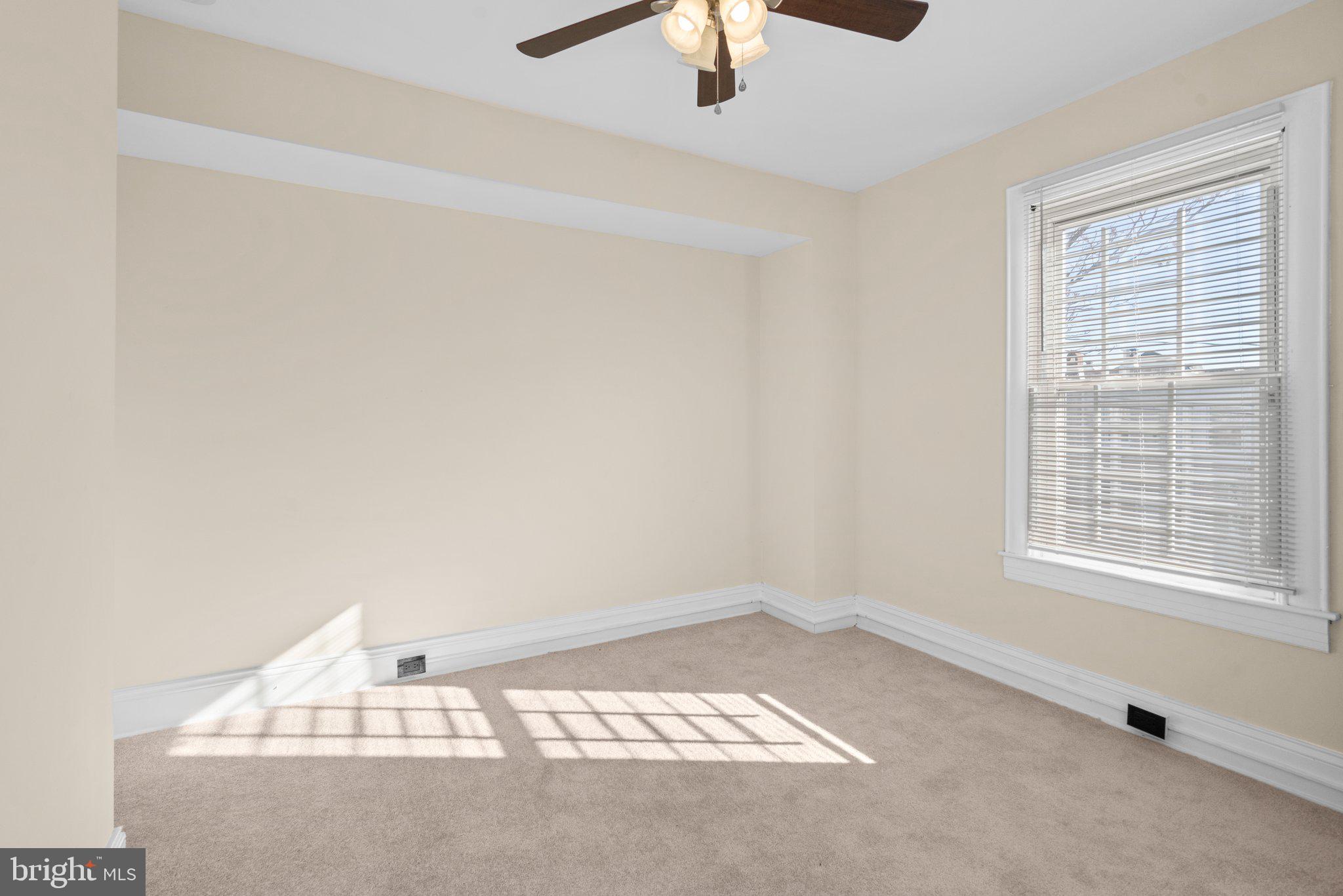 EVERGREEN LAWN - Residential