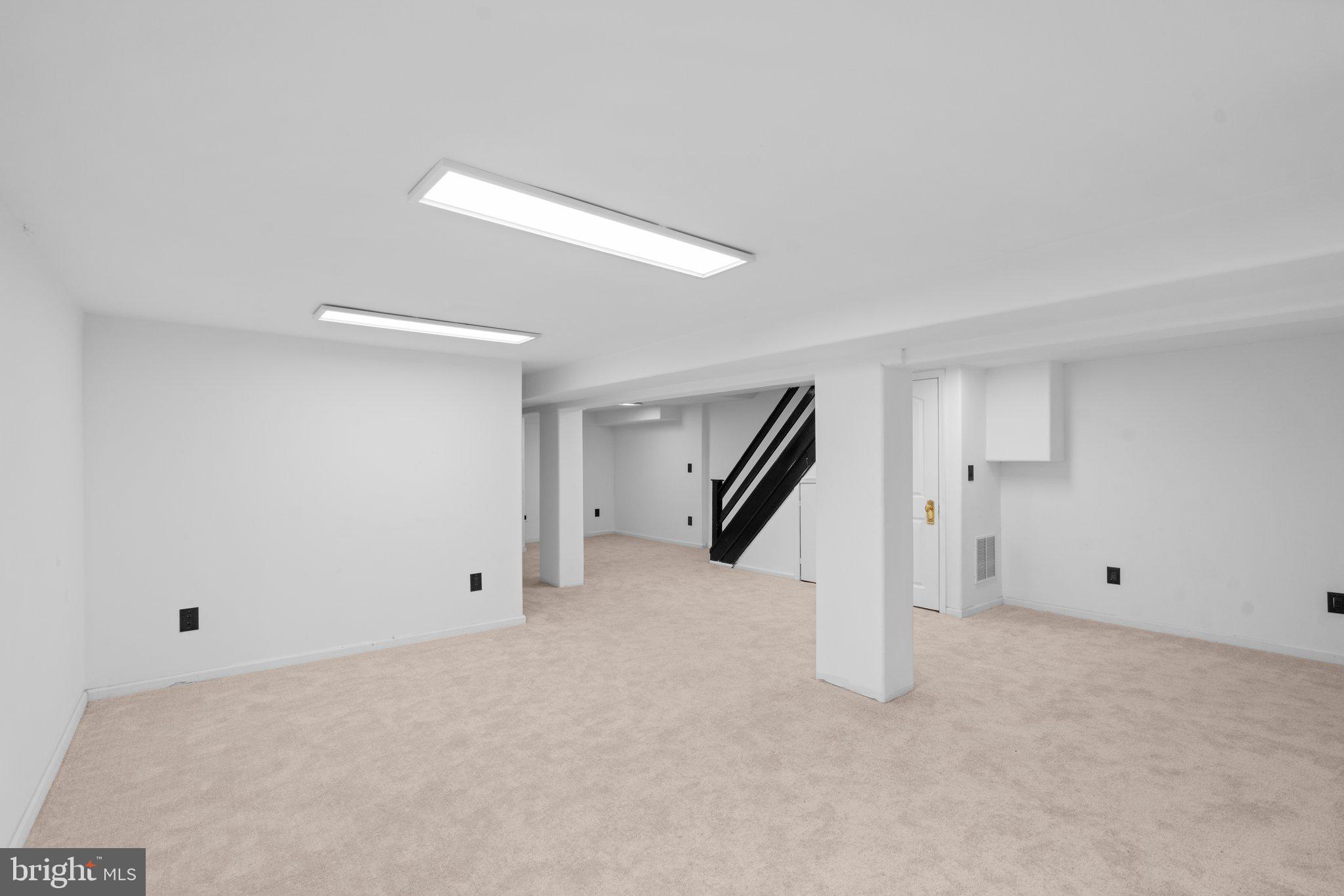 EVERGREEN LAWN - Residential