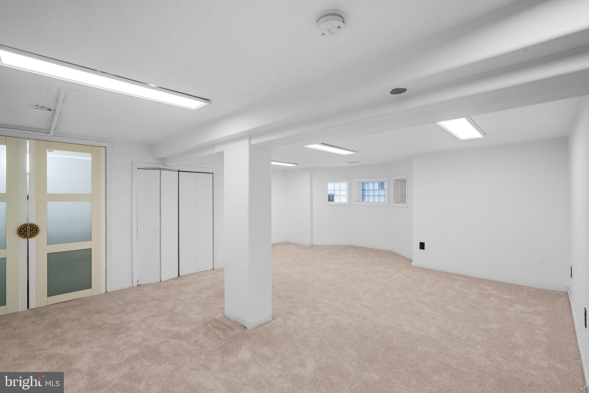 EVERGREEN LAWN - Residential