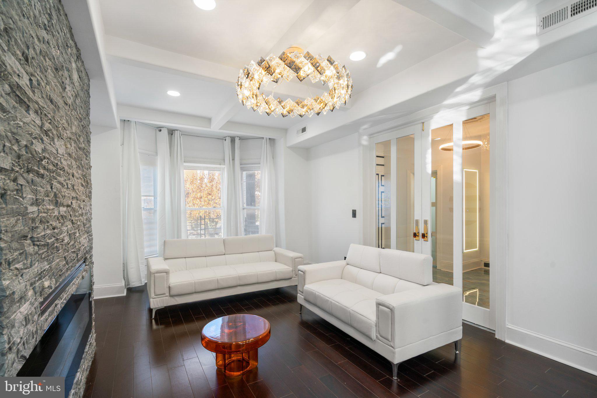 EVERGREEN LAWN - Residential