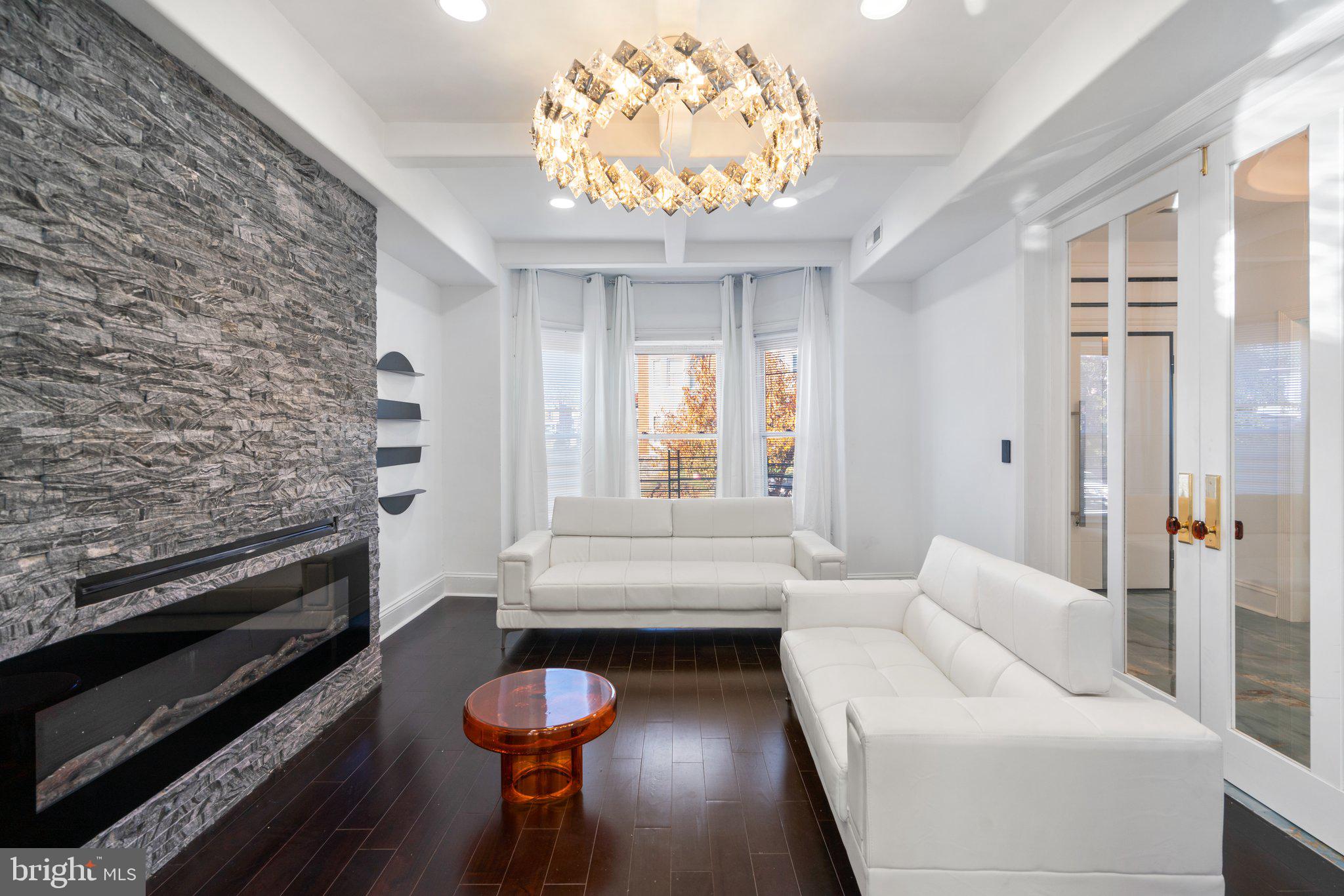 EVERGREEN LAWN - Residential