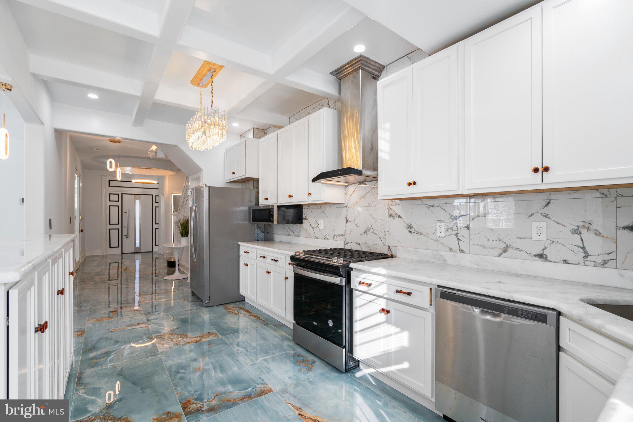 EVERGREEN LAWN - Residential