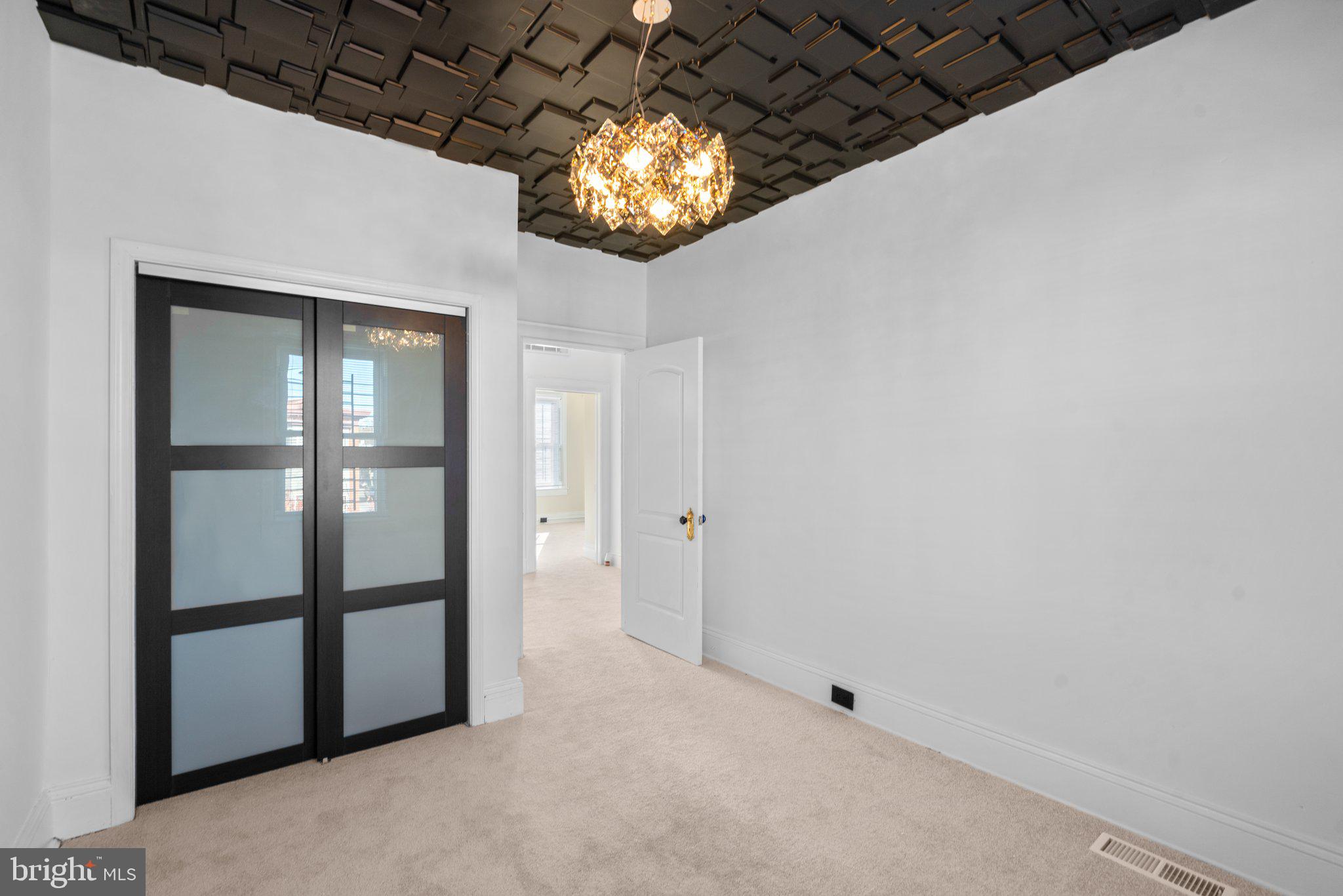 EVERGREEN LAWN - Residential