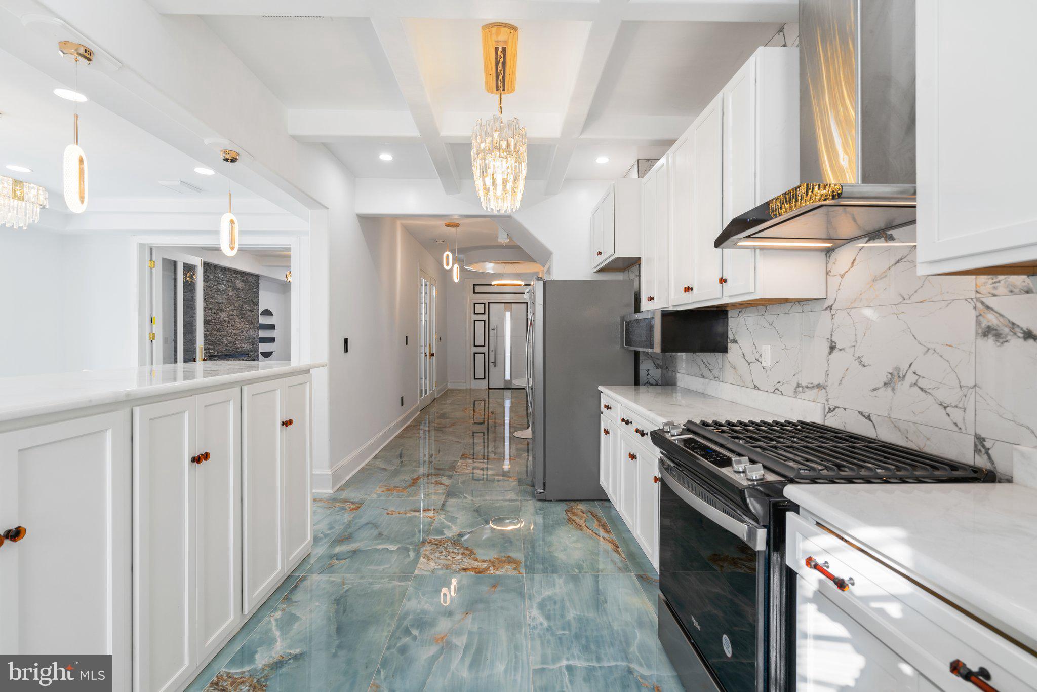 EVERGREEN LAWN - Residential