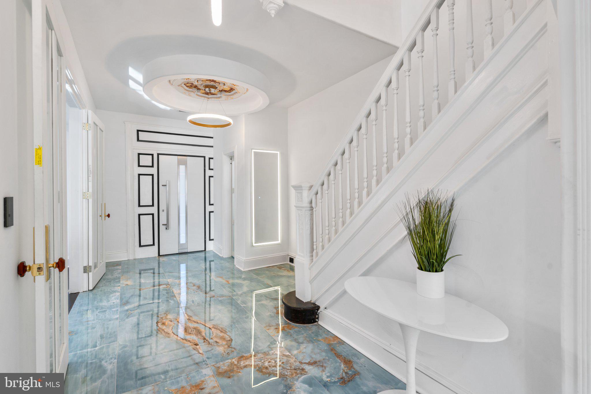 EVERGREEN LAWN - Residential