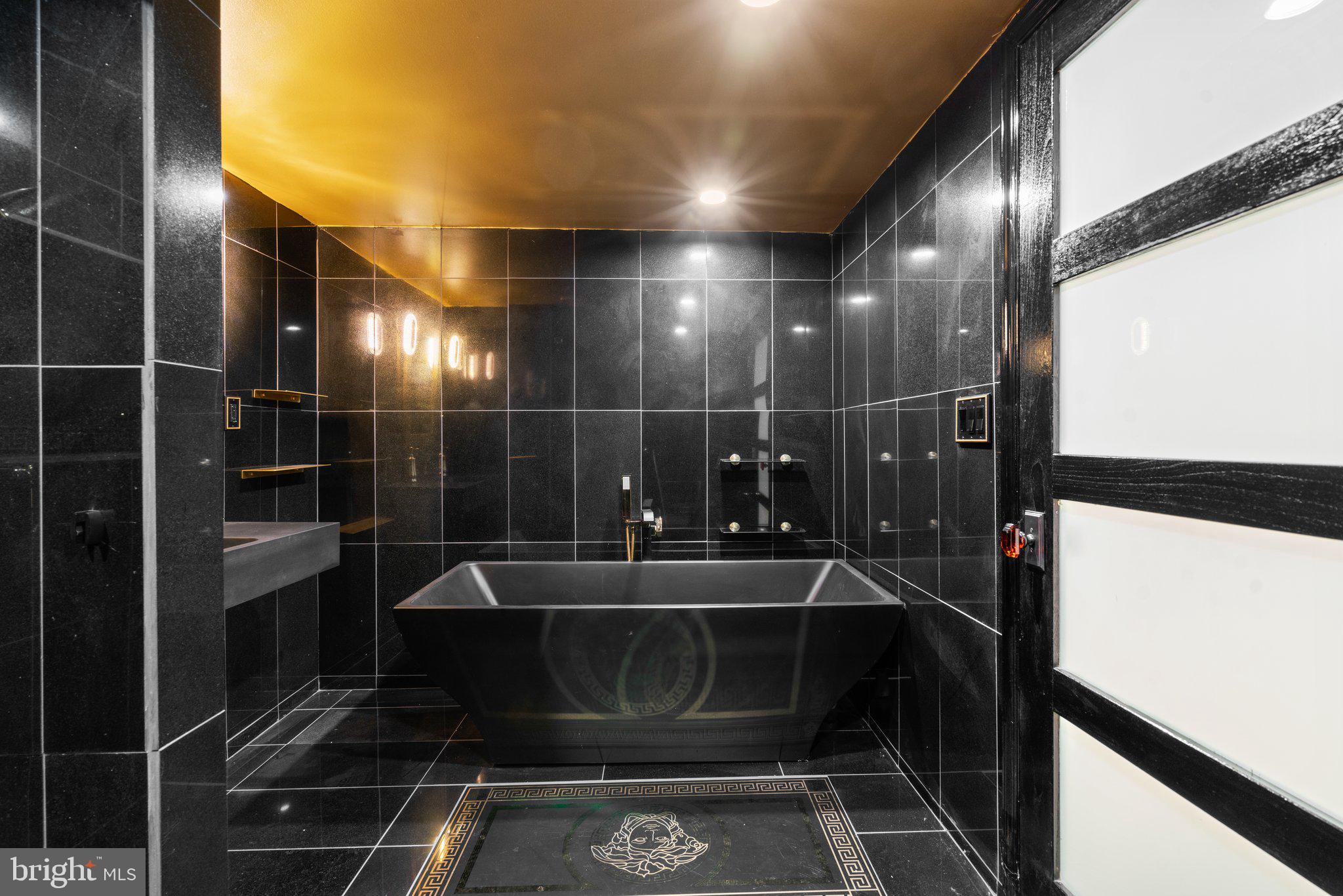 EVERGREEN LAWN - Residential