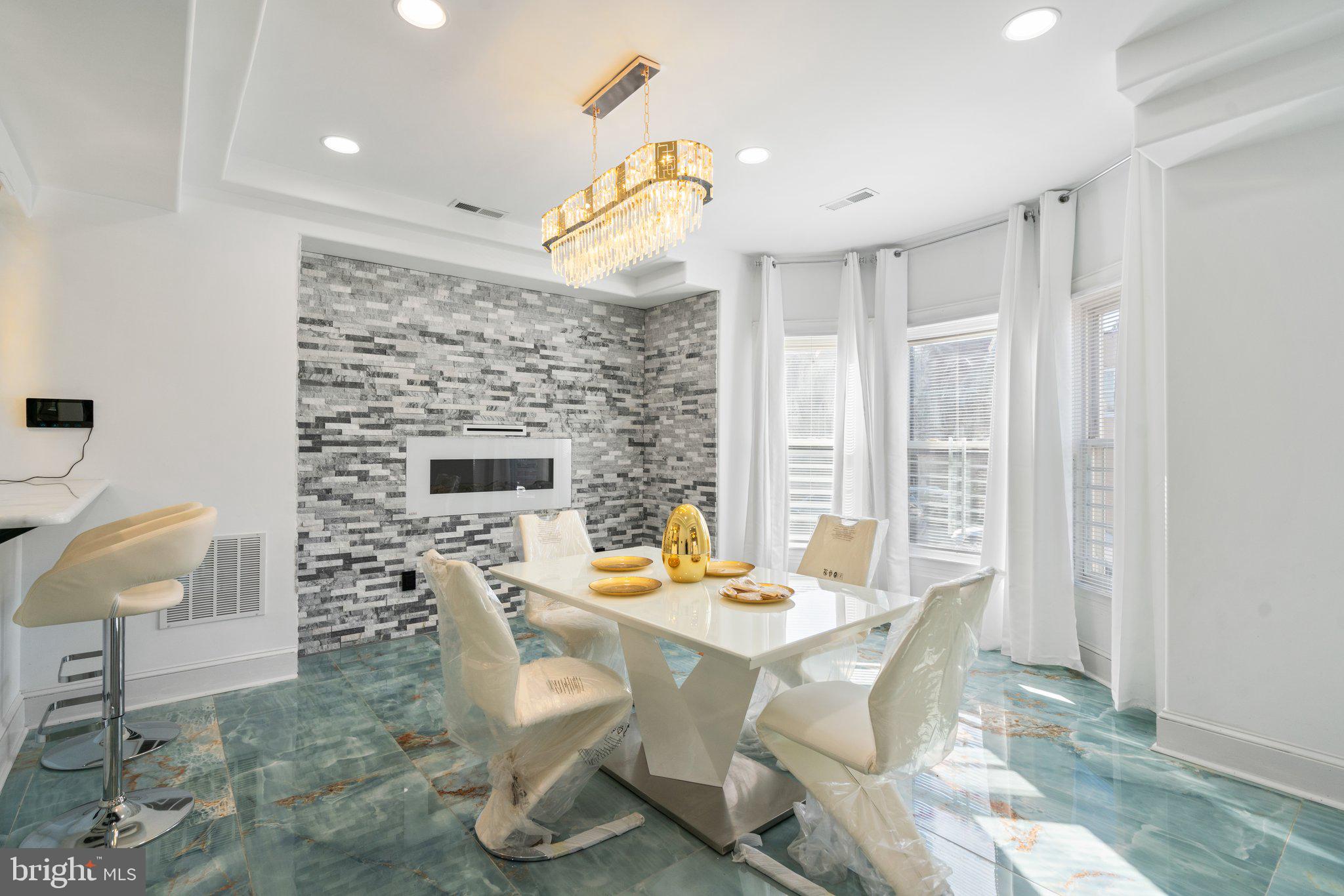 EVERGREEN LAWN - Residential