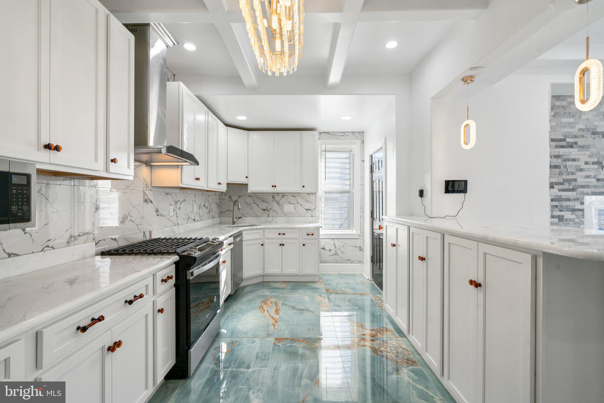 EVERGREEN LAWN - Residential