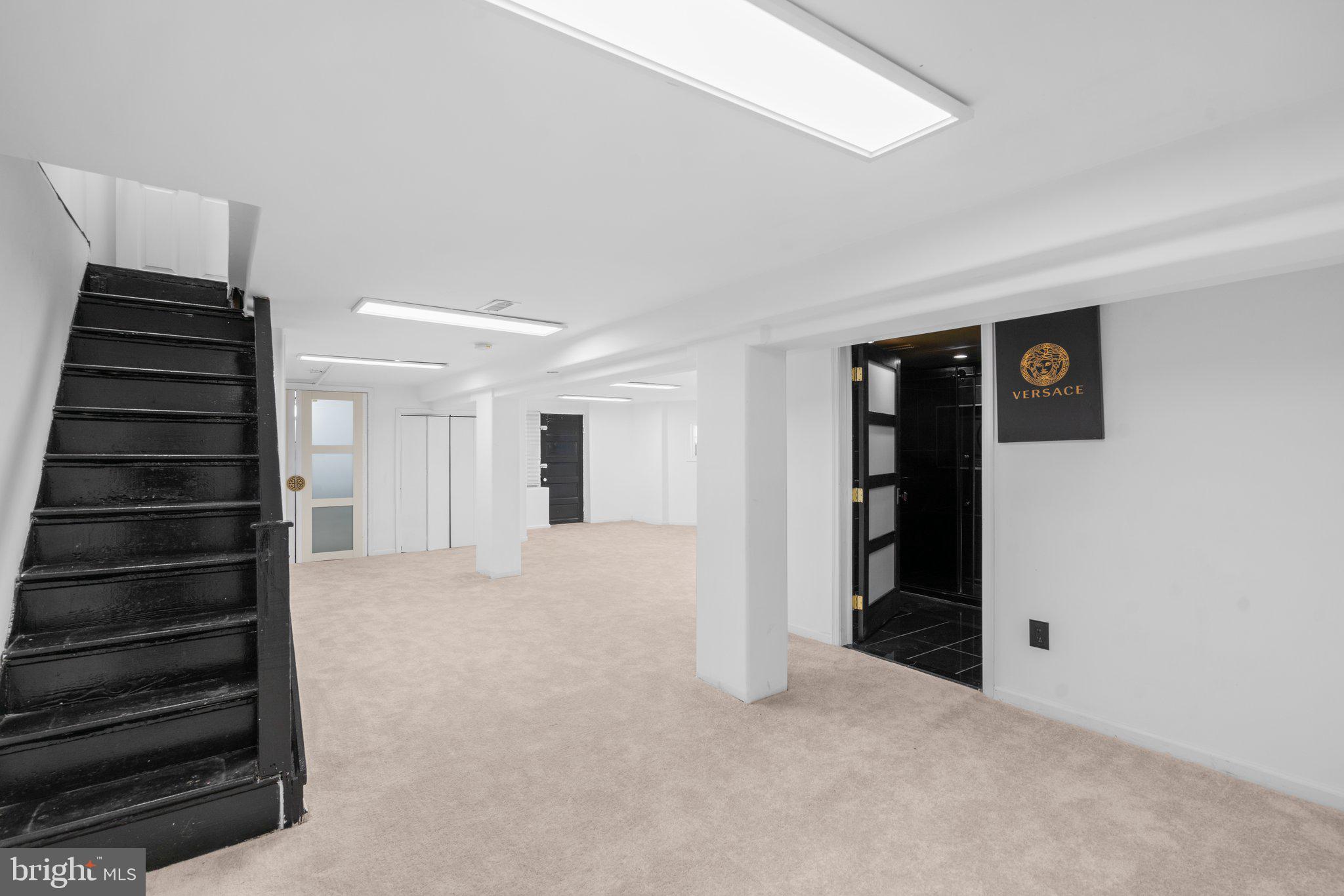 EVERGREEN LAWN - Residential