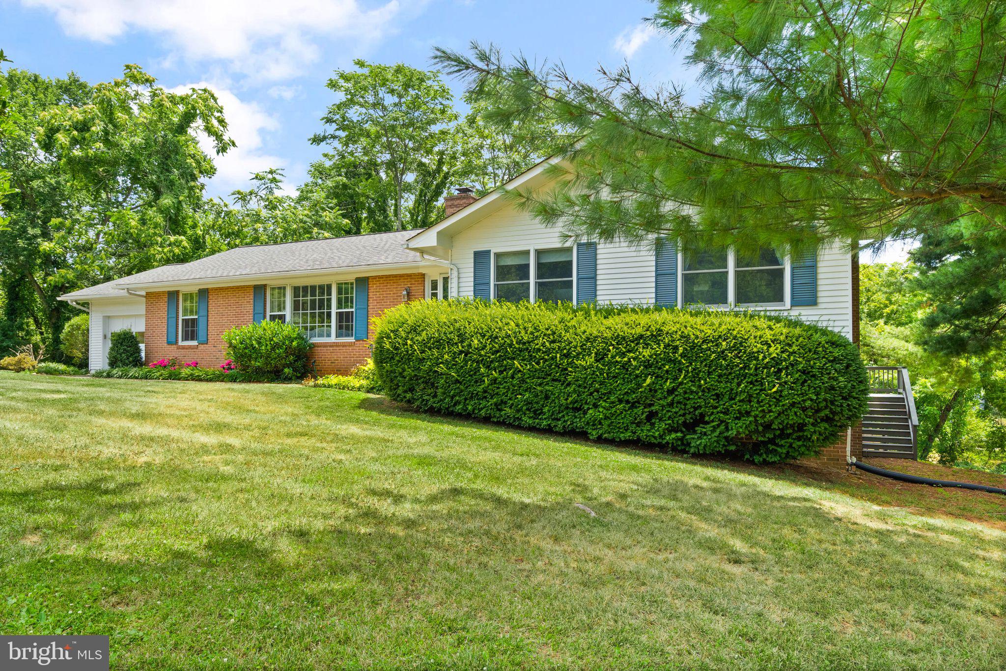 MOORCONES - Residential