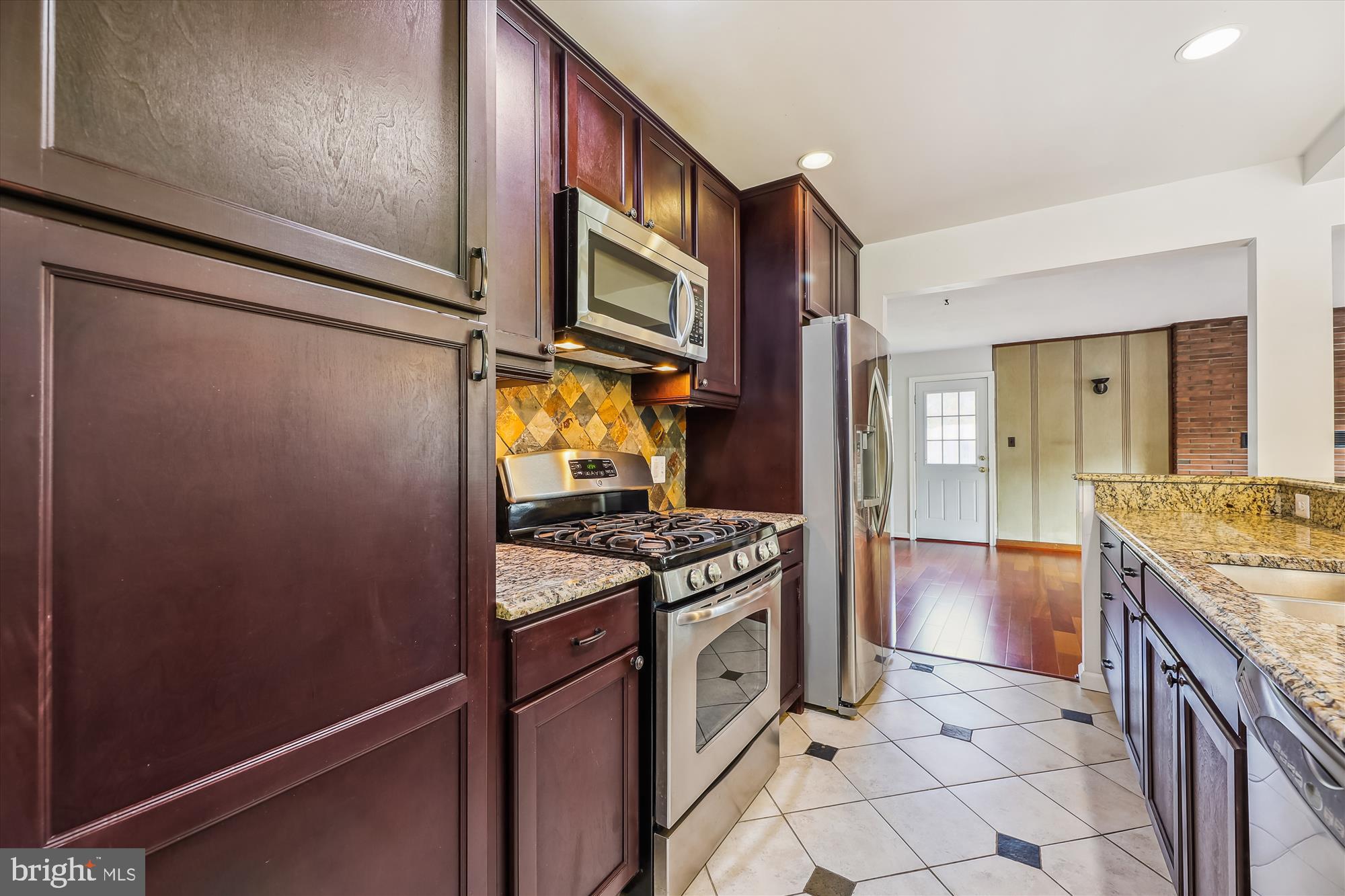 ROCK CREEK PALISADES - Residential