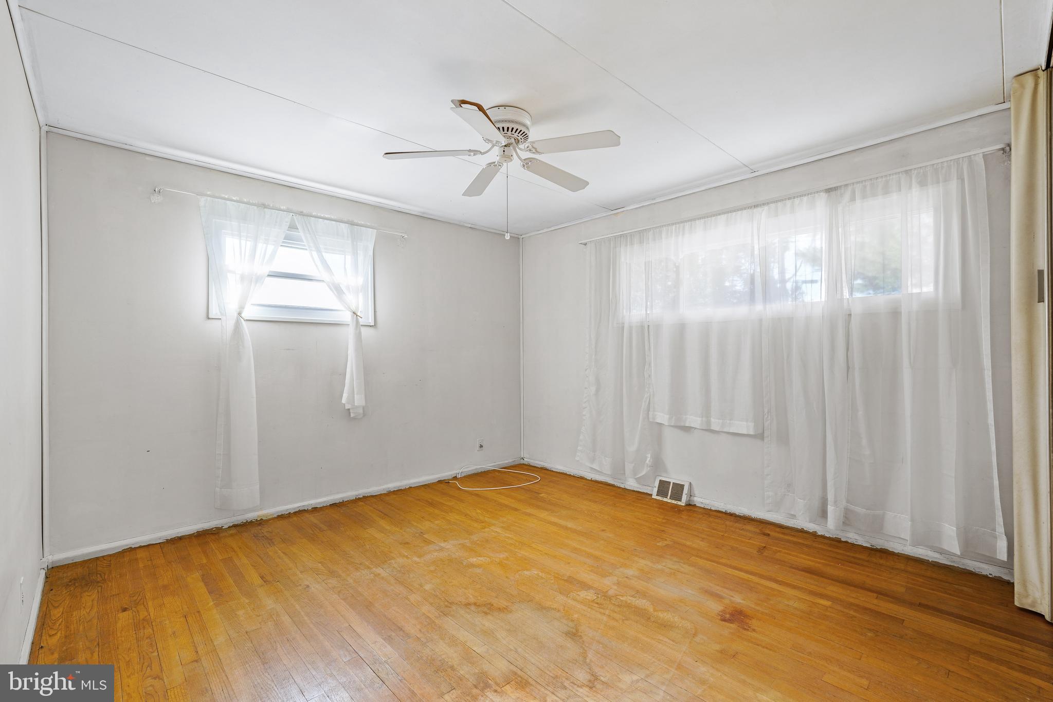 HOWARD PARK - Residential