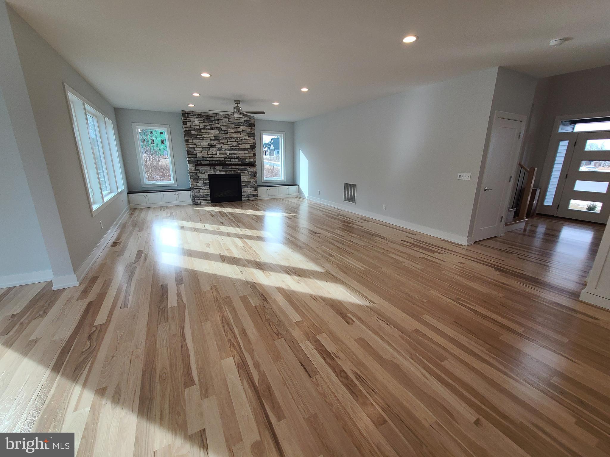 WINFIELD HEIGHTS - Residential