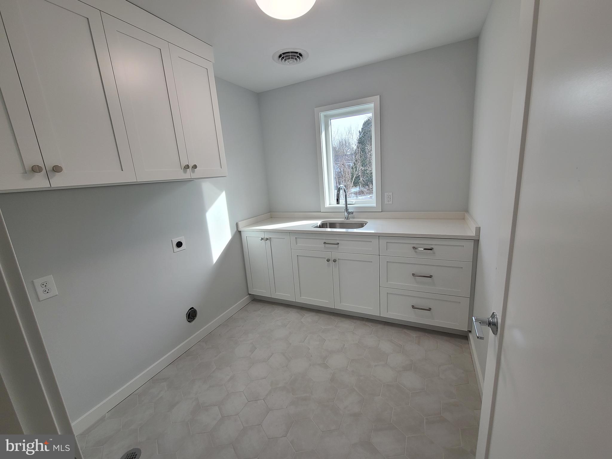 WINFIELD HEIGHTS - Residential