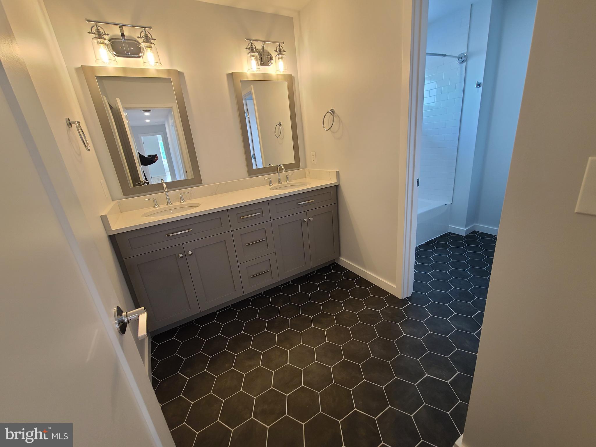 WINFIELD HEIGHTS - Residential