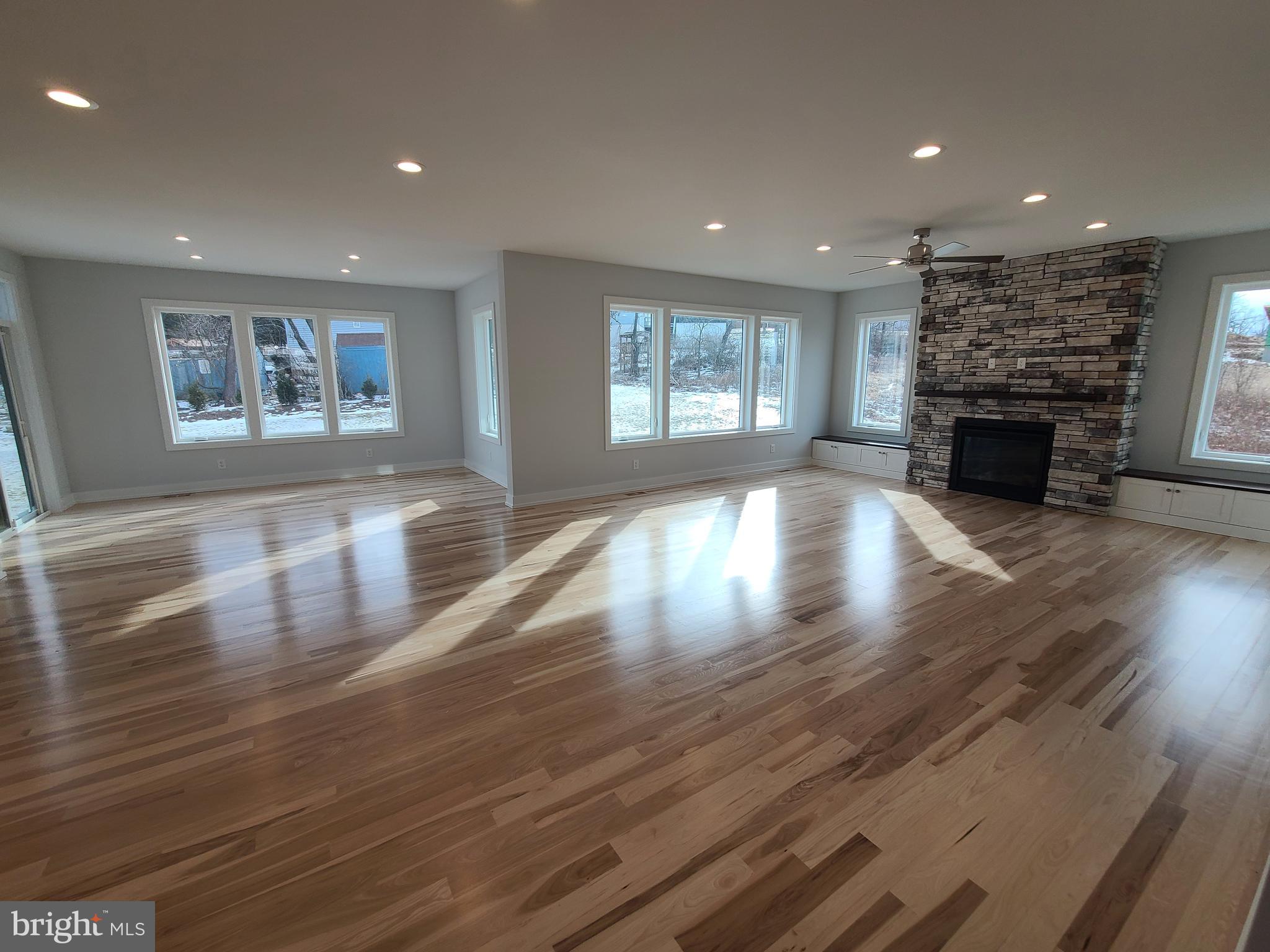 WINFIELD HEIGHTS - Residential