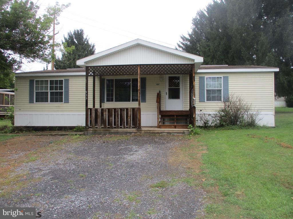 3 bedroom, 2 bathrooms, central air, oil forced hot air furnace, open floor plan. this home offers 1344 square feet of finished living area. covered front porch and rear deck. All bedrooms have walk in closets. beautiful kitchen with breakfast area and dining room, appliances include refrig., stove, dishwasher, washer and dryer. large shed included. lot rent is 307.00 per month includes sewer. Owner pays for water , trash and mows their own lawn. All new owners must be approved by Continental Courts. For Park rules visit their web site.