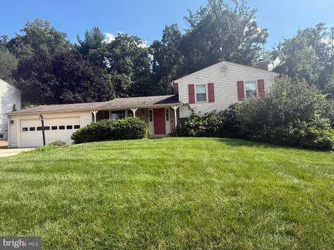 Photo of 3229 Manitoba Drive, WOODBRIDGE, VA 22192 (MLS # VAPW2128440)
