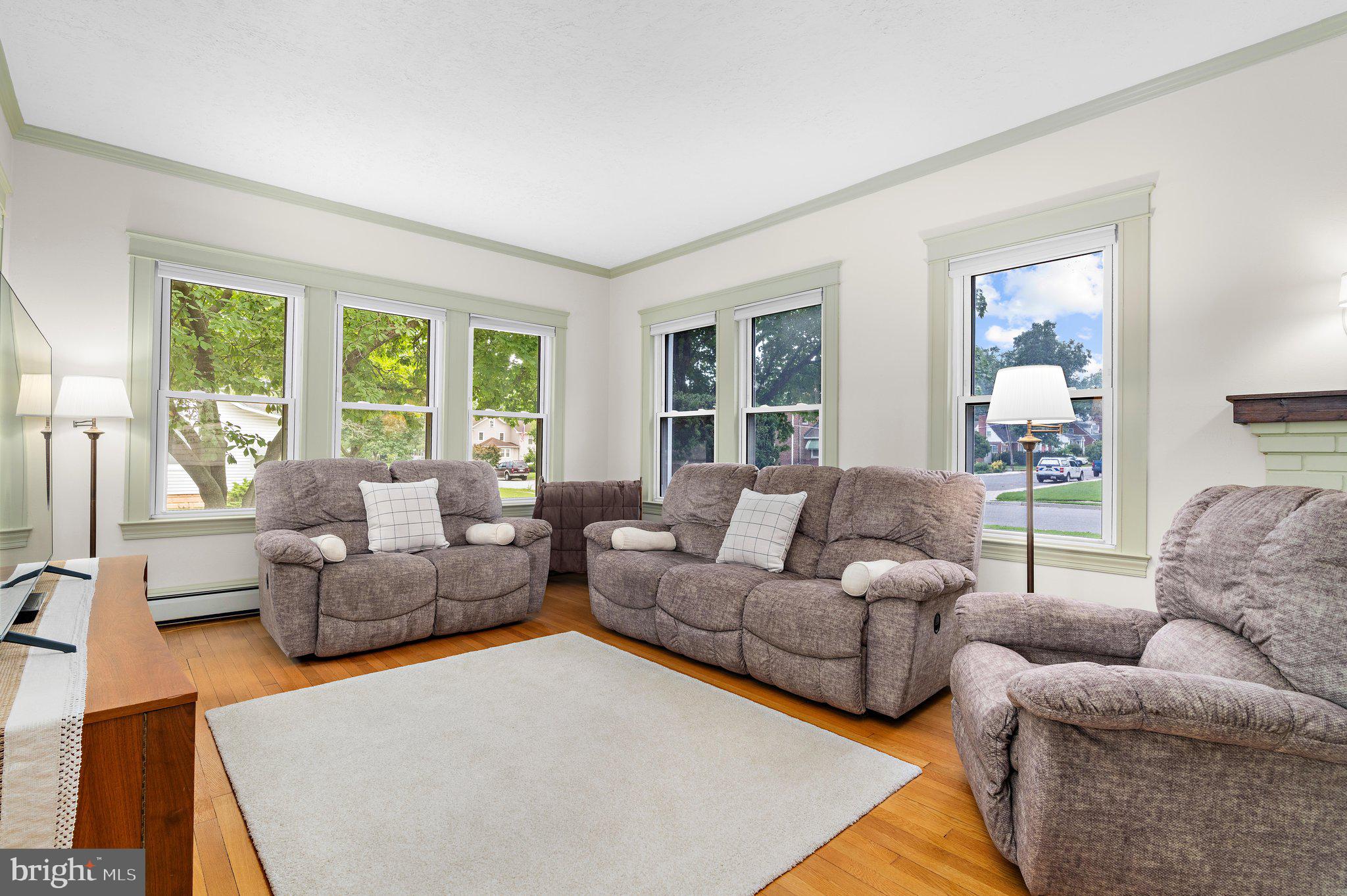 300 2ND AVENUE SW