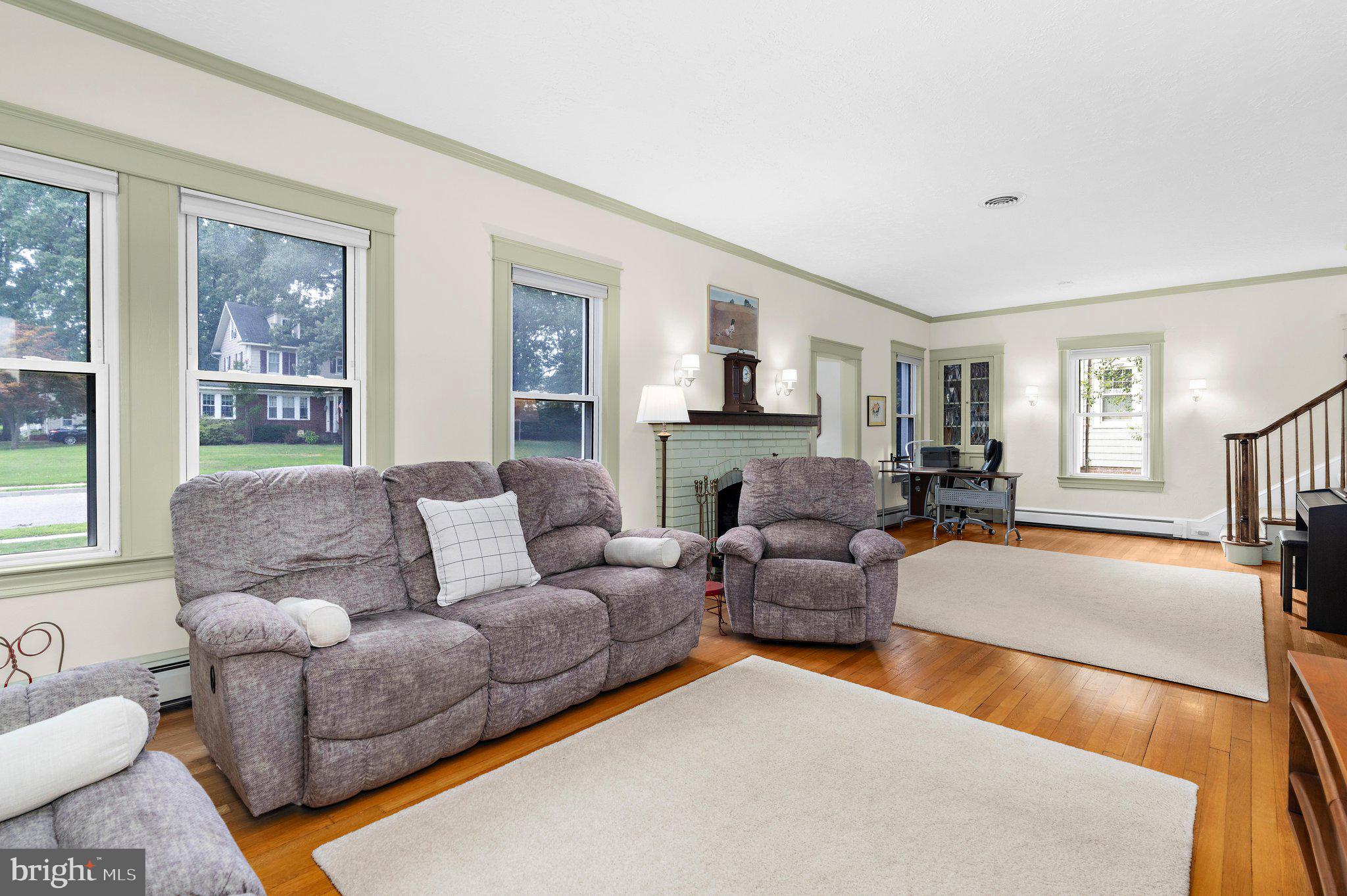 300 2ND AVENUE SW