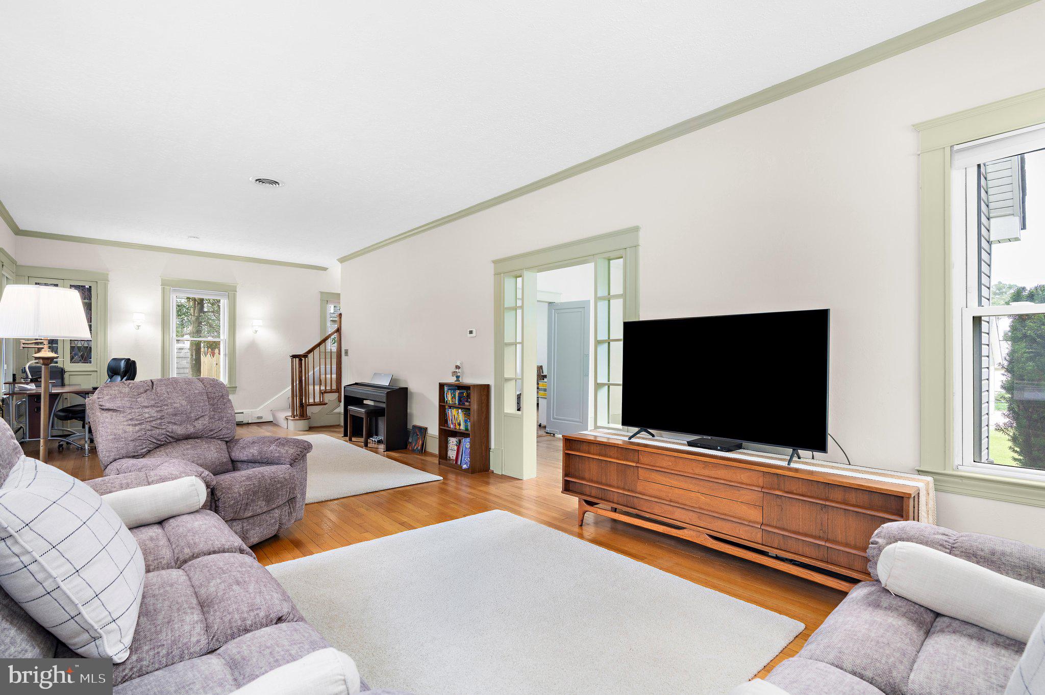 300 2ND AVENUE SW