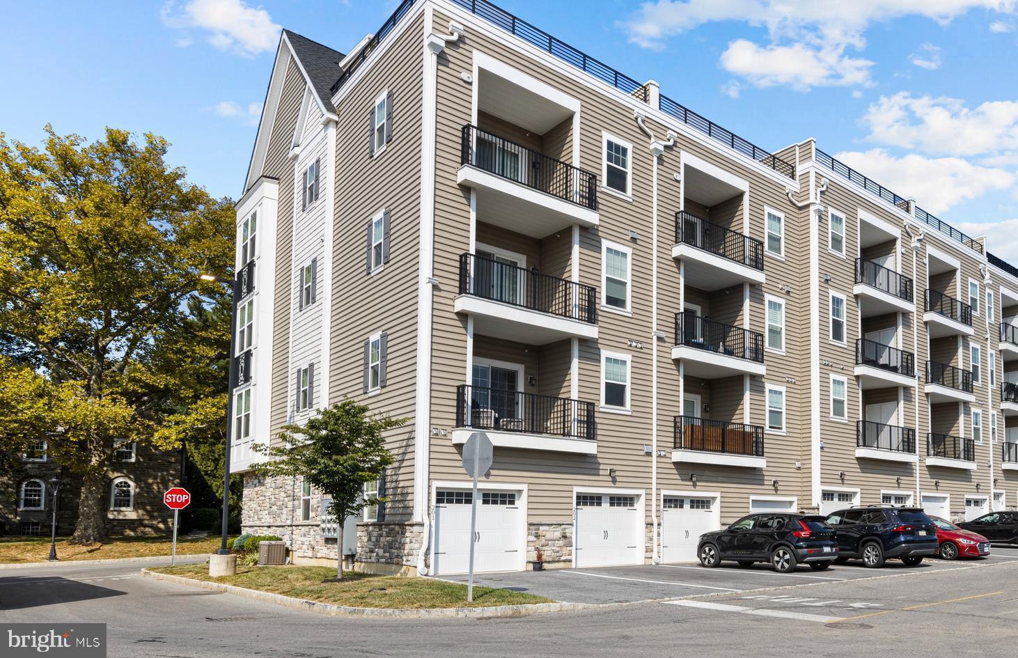 NEWTOWN WALK AT ELLIS PRESERVE - Residential