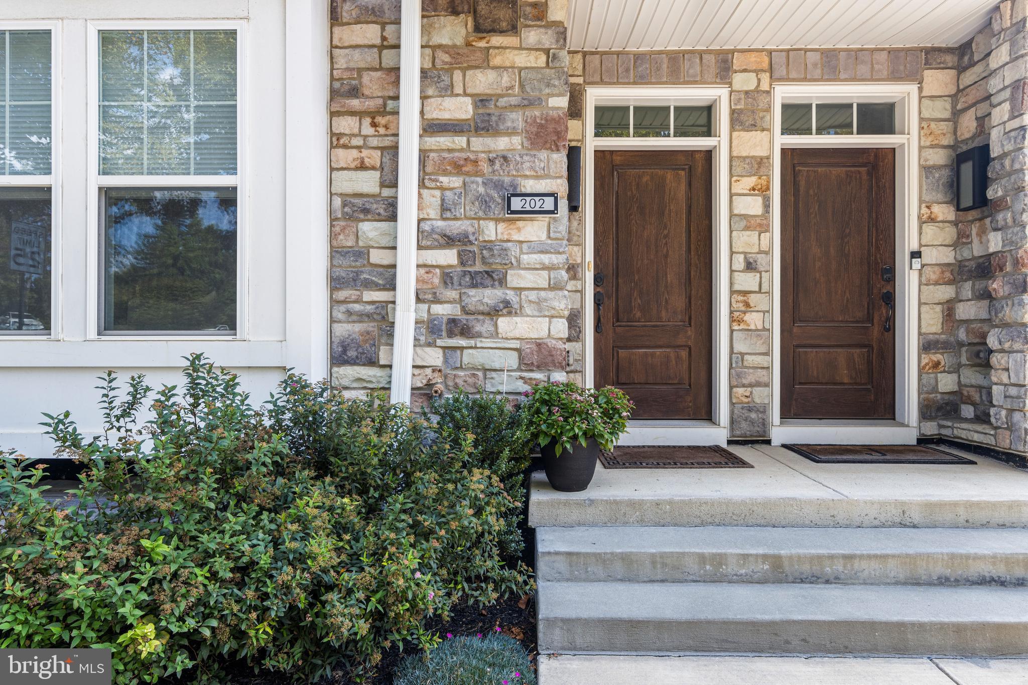 NEWTOWN WALK AT ELLIS PRESERVE - Residential