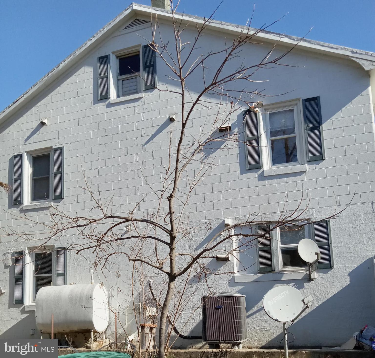 CHARLES TOWN CORPORATION - Residential Lease