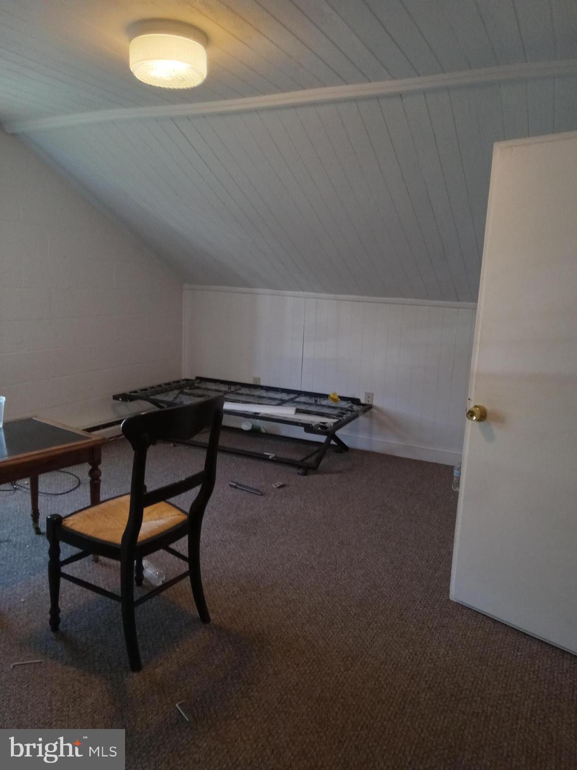 CHARLES TOWN CORPORATION - Residential Lease