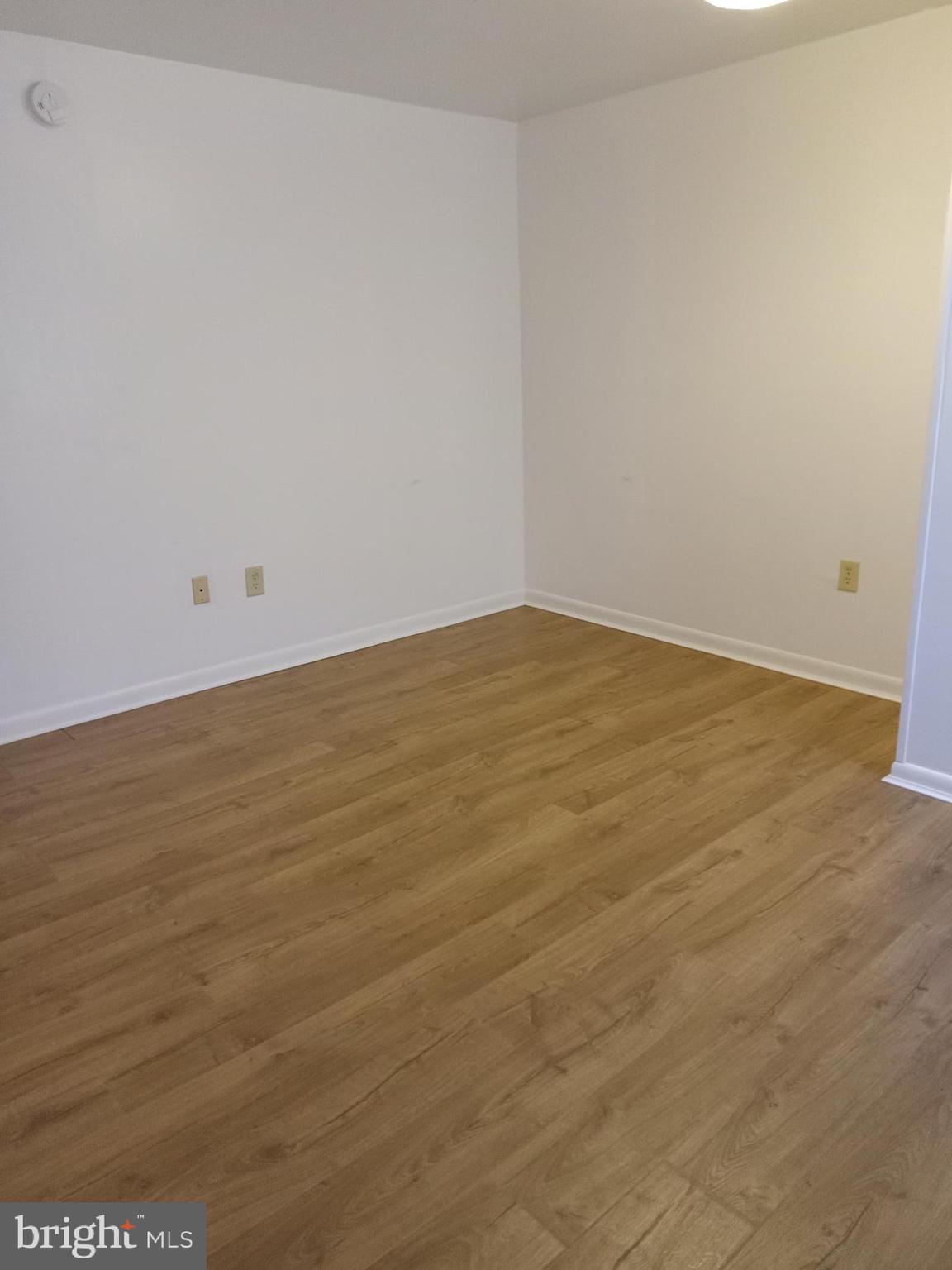 CHARLES TOWN CORPORATION - Residential Lease