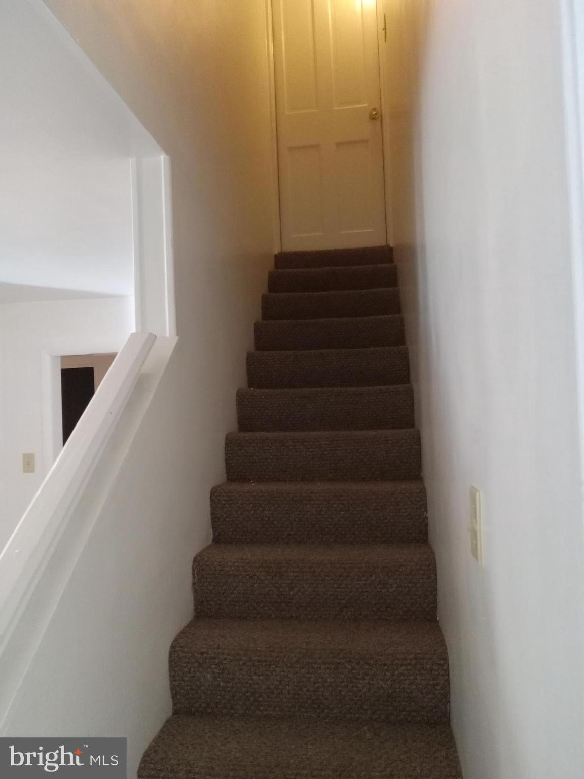 CHARLES TOWN CORPORATION - Residential Lease