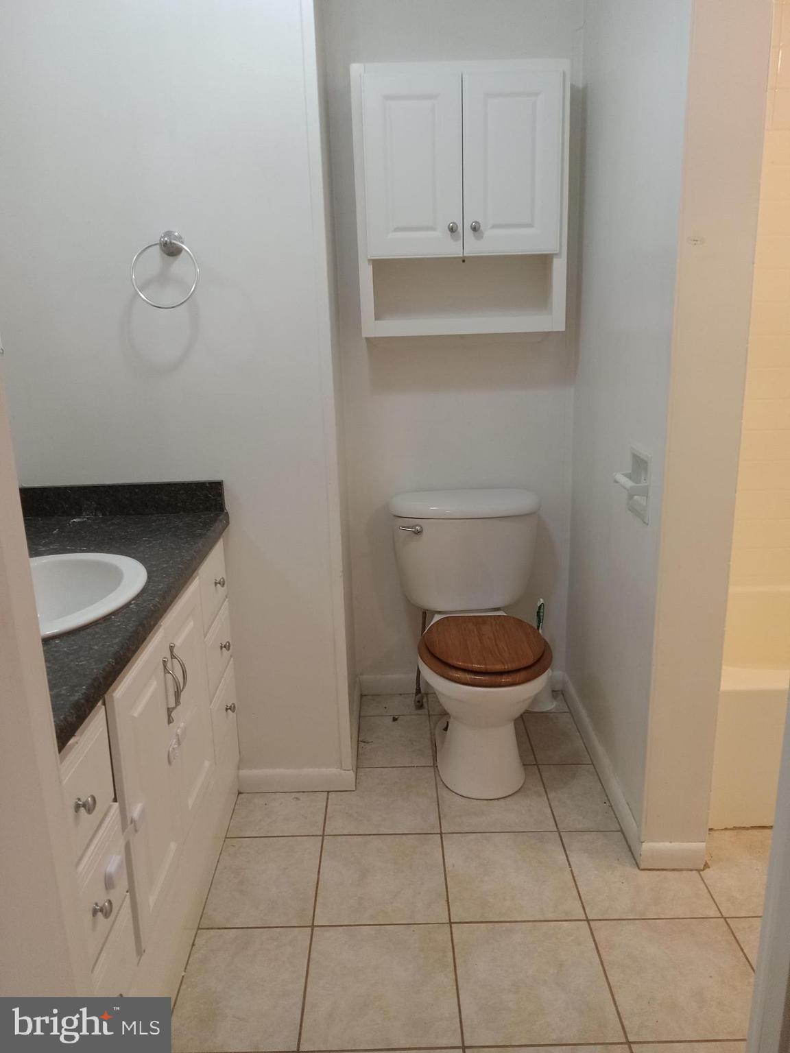 CHARLES TOWN CORPORATION - Residential Lease