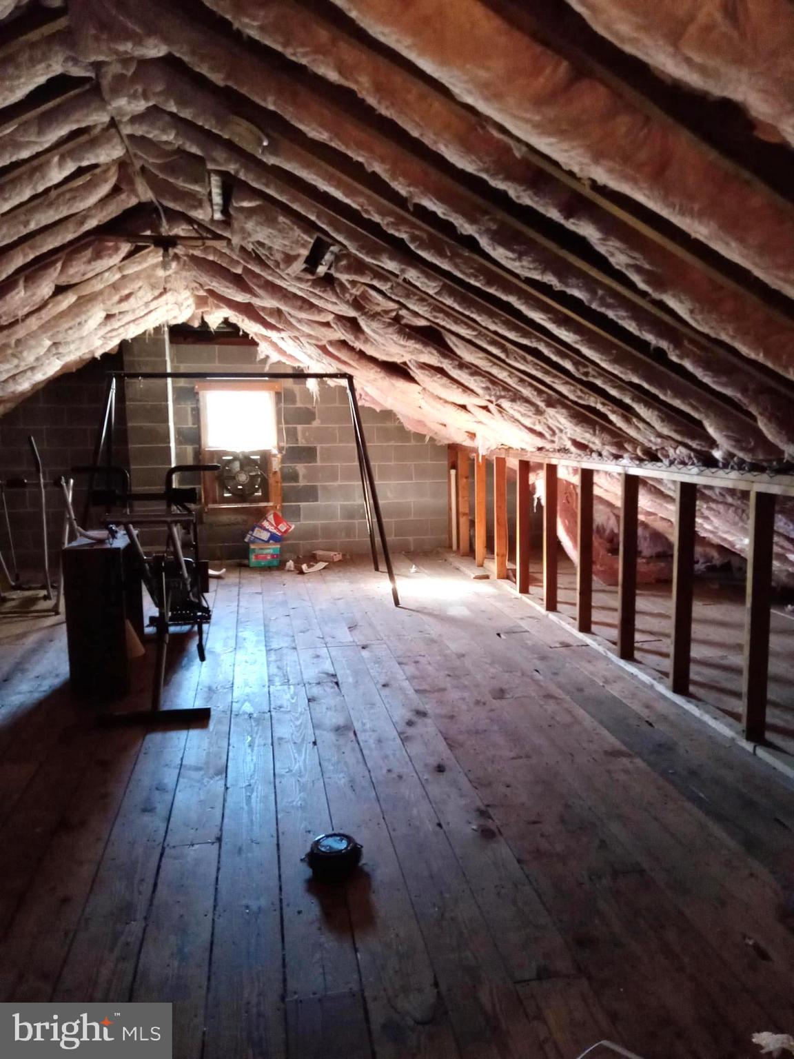 CHARLES TOWN CORPORATION - Residential Lease