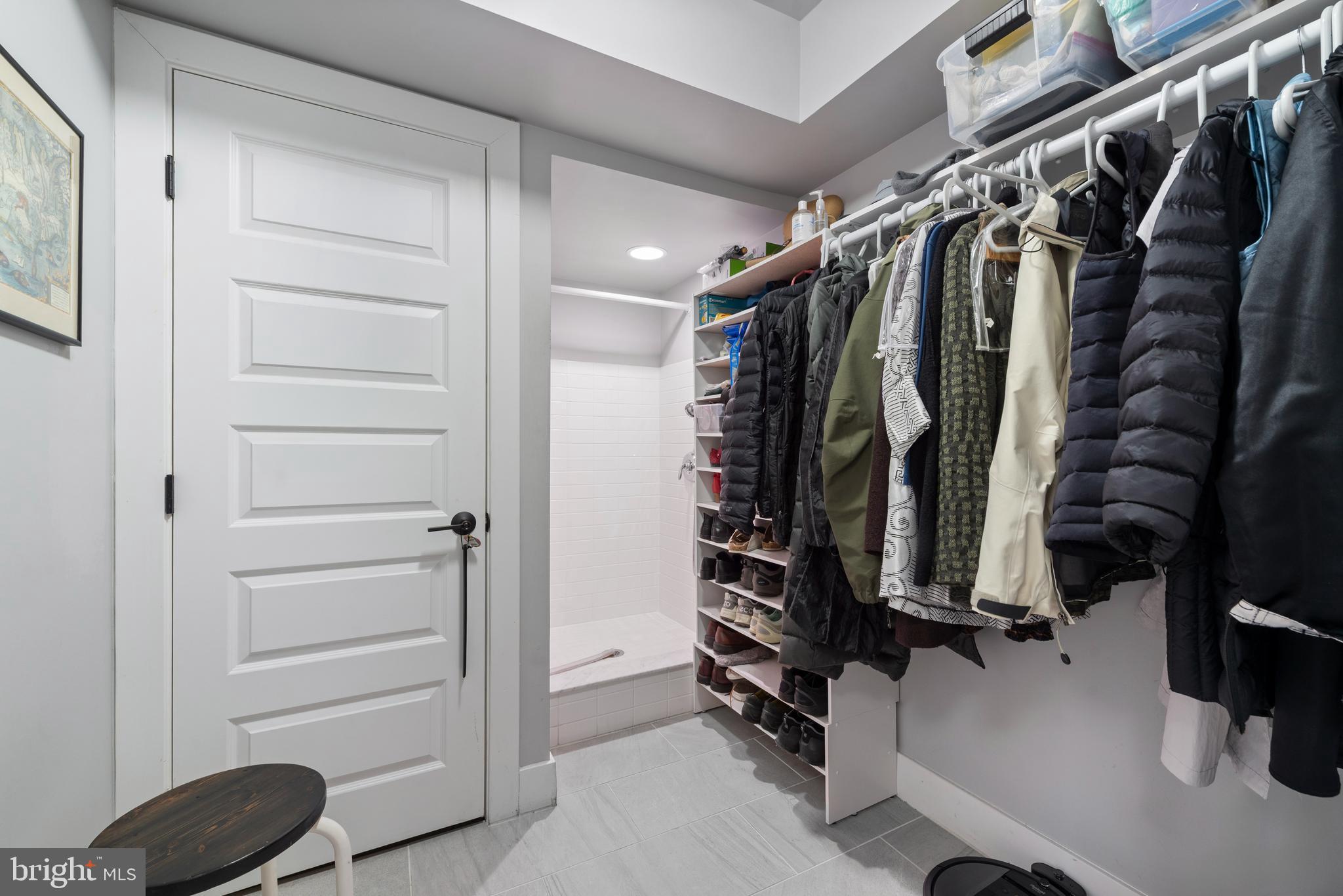 922 S STREEPER STREET