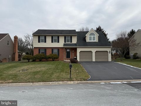 909 LINDSAY LANE LANCASTER PA 17601