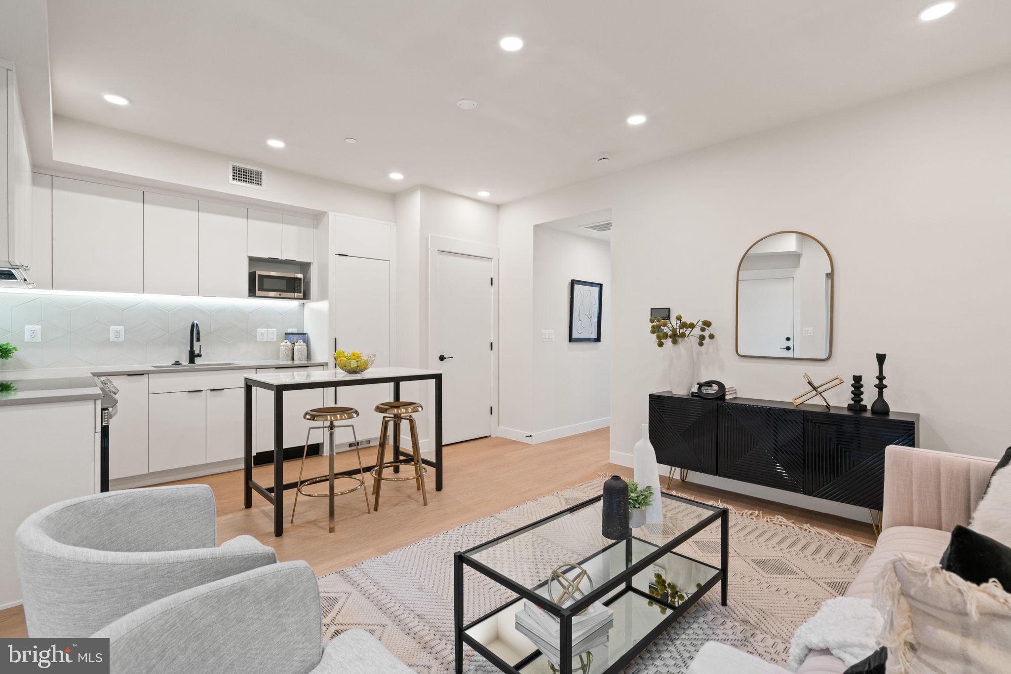 733 8TH STREET SE 01