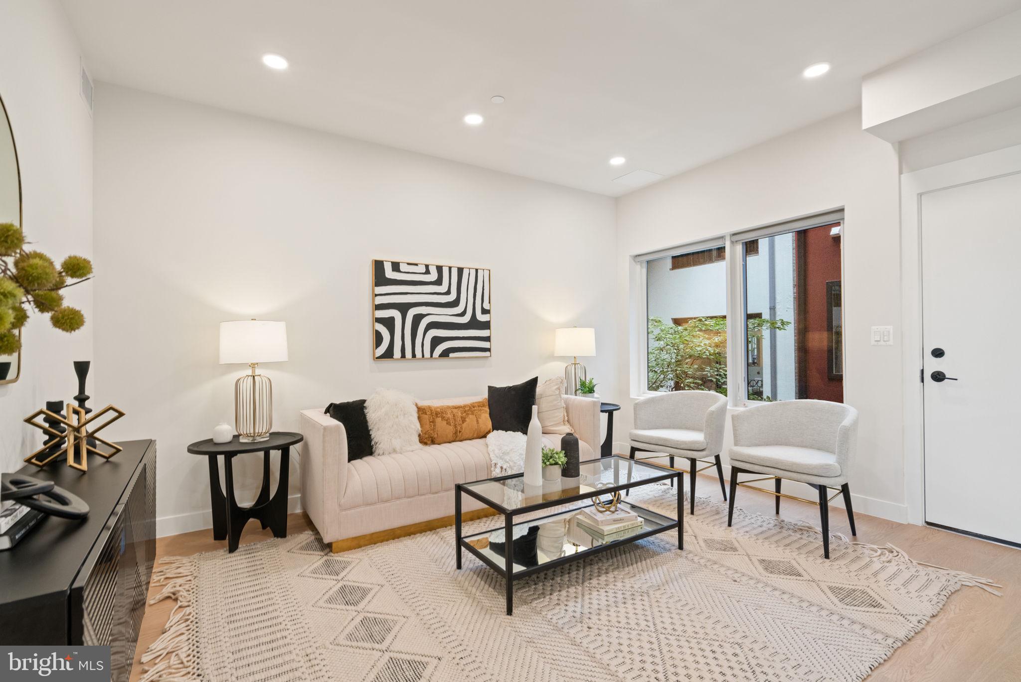 733 8TH STREET SE 01