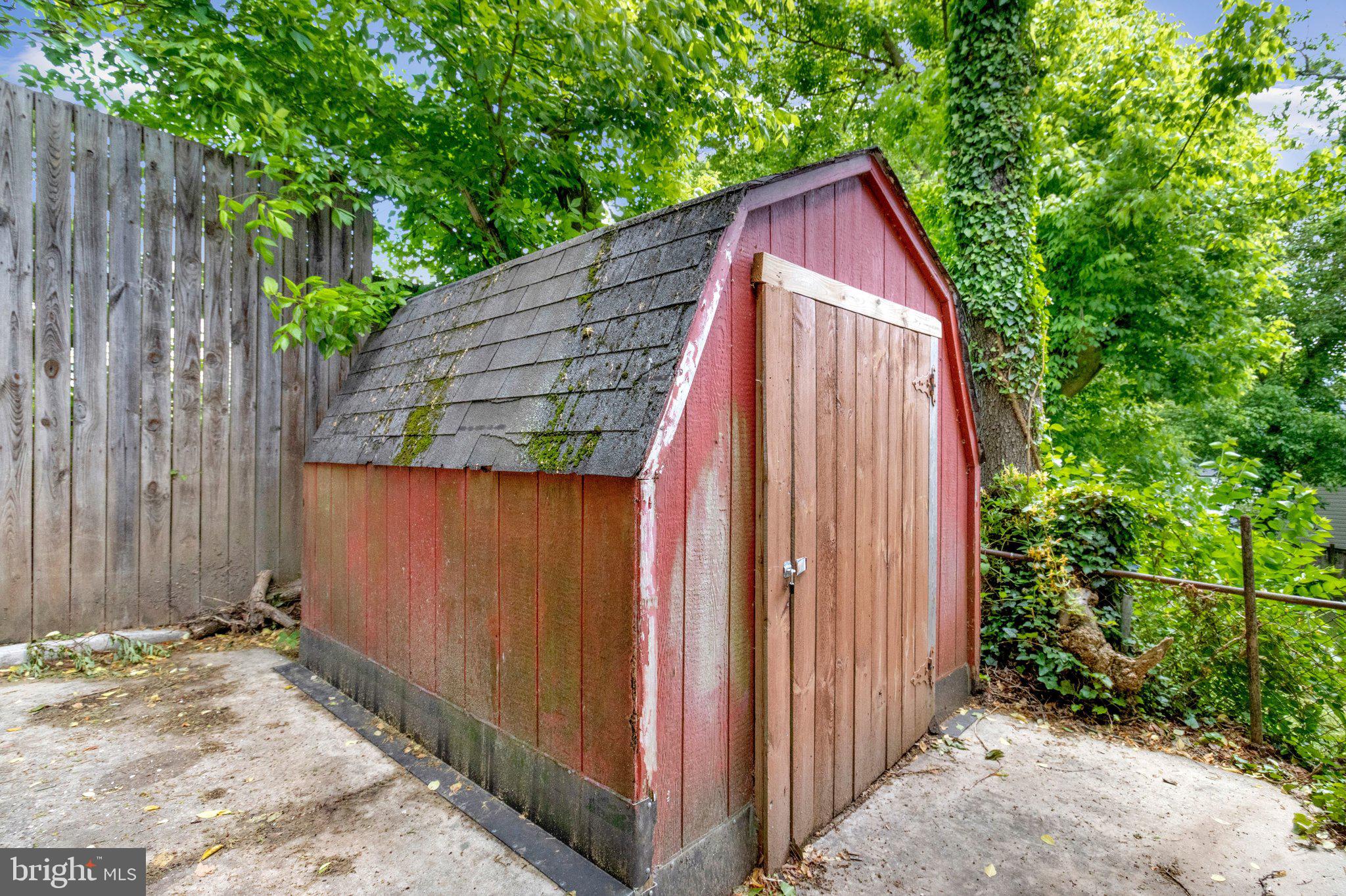 VEIRS MILL VILLAGE - Residential