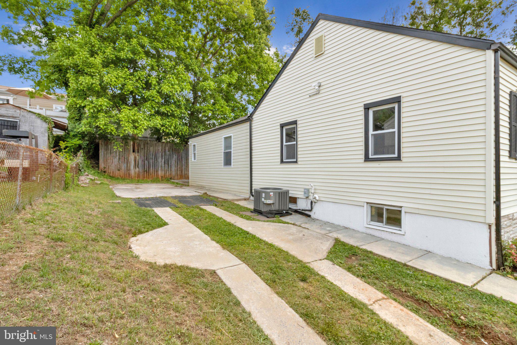 VEIRS MILL VILLAGE - Residential
