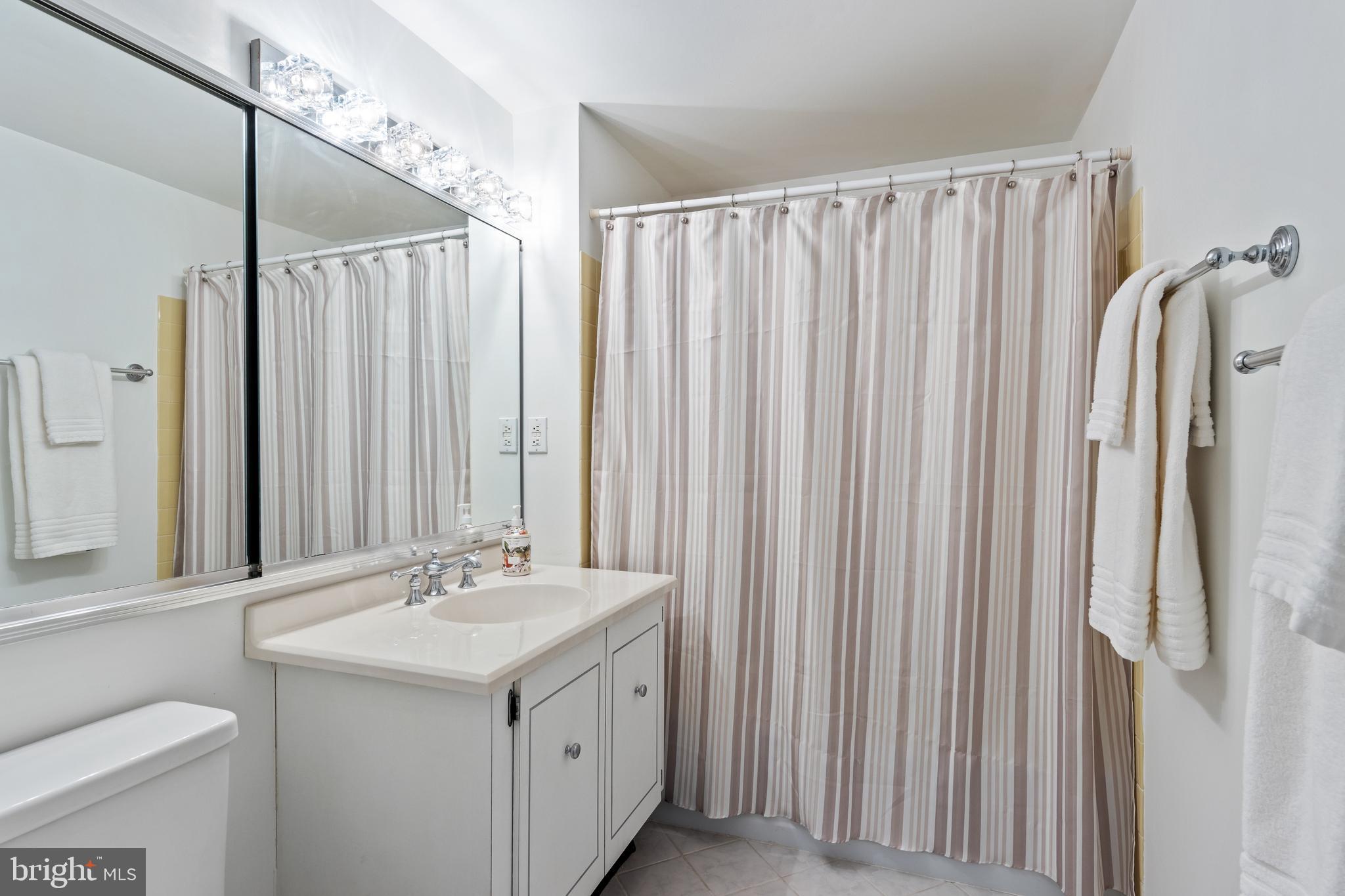 PUTNAM VIL - Residential