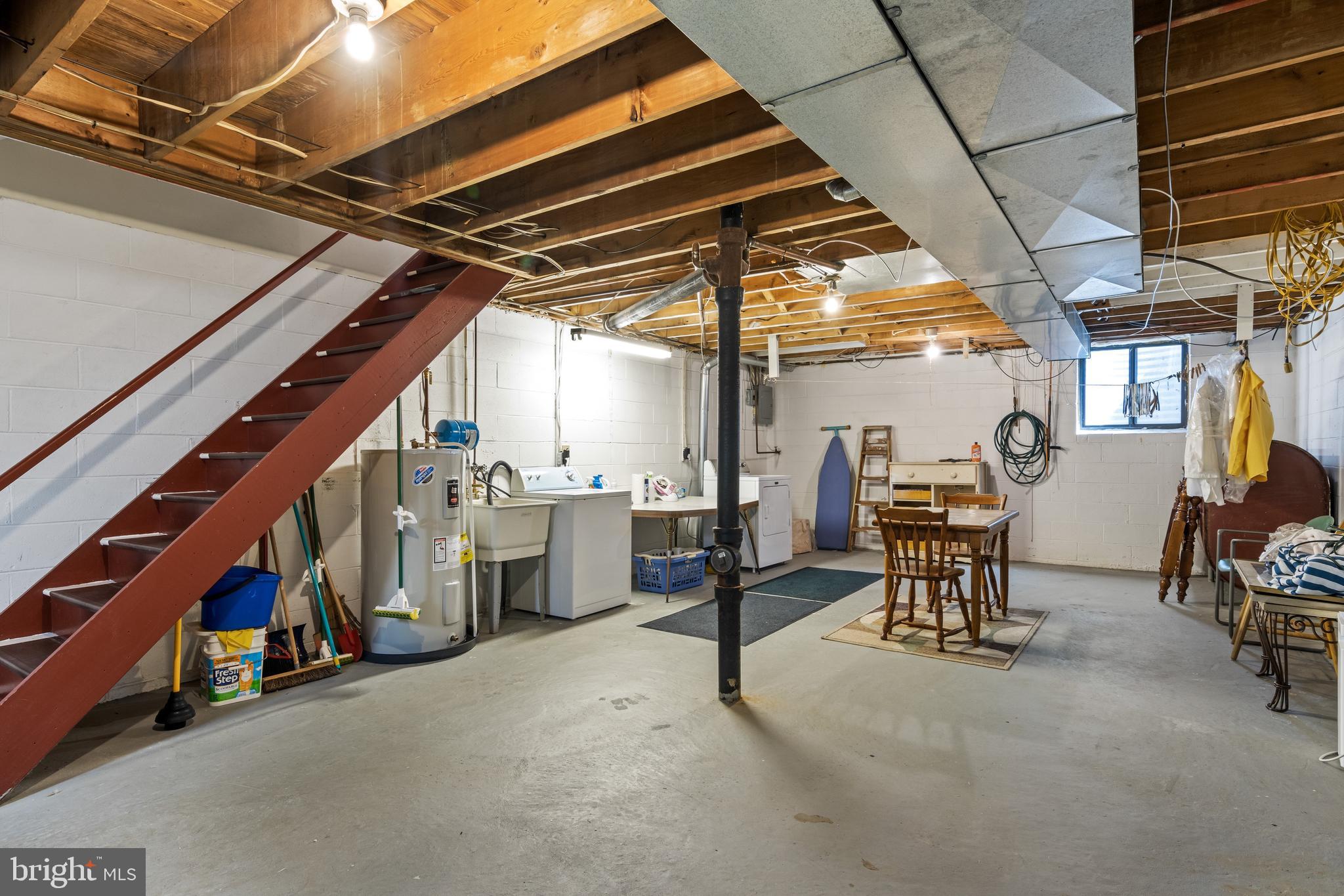 PUTNAM VIL - Residential