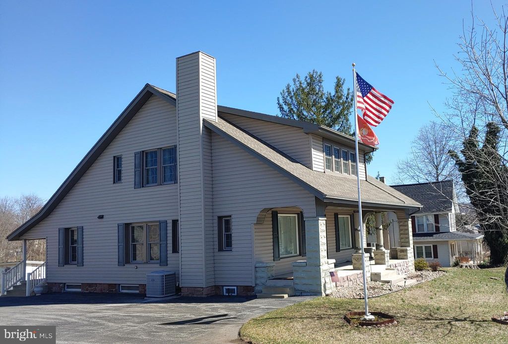 Photo of 268 W Main Street, REINHOLDS, PA 17569 (MLS # PALA2066052)