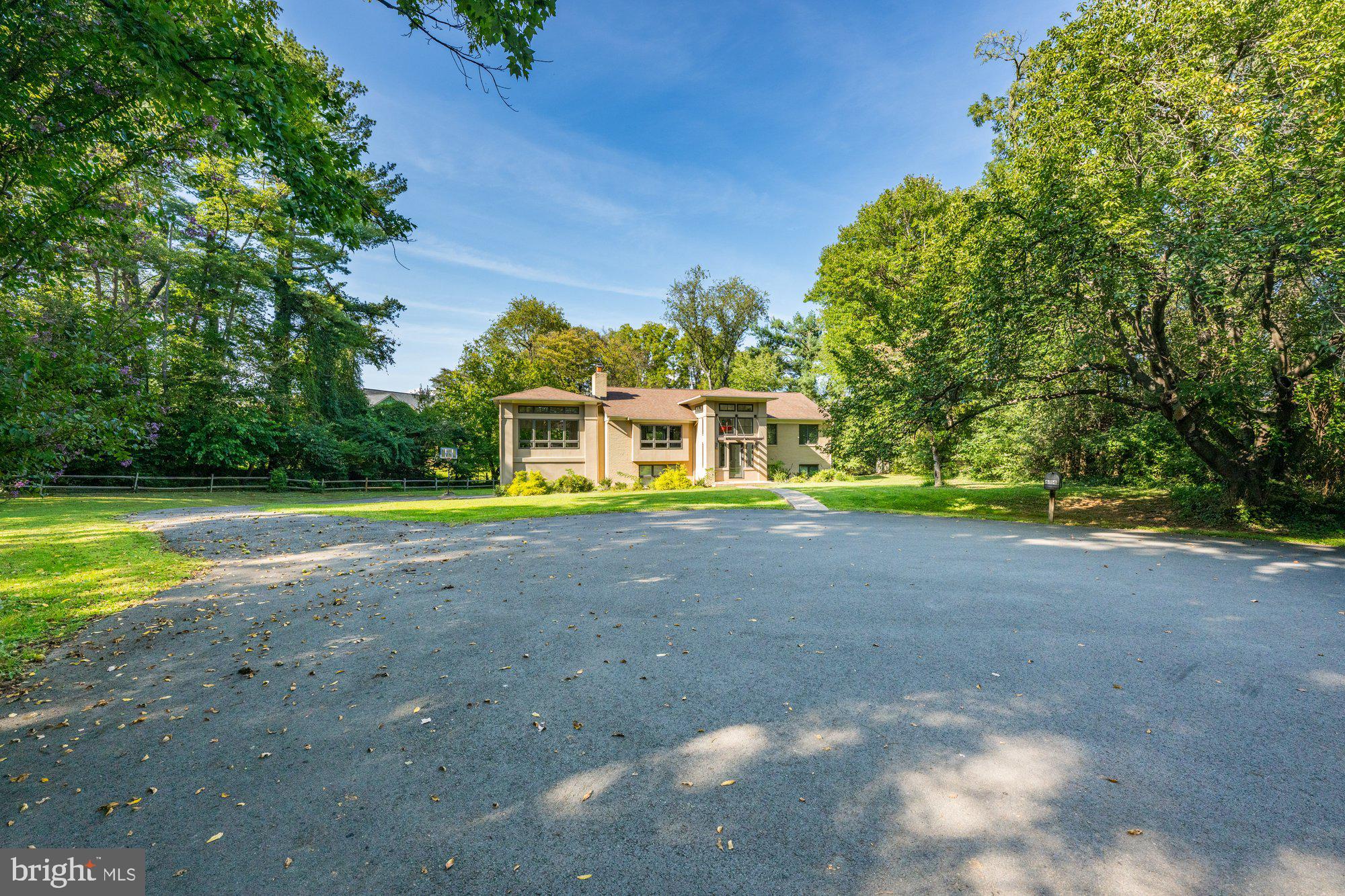 CLEARVIEW MANOR - Residential