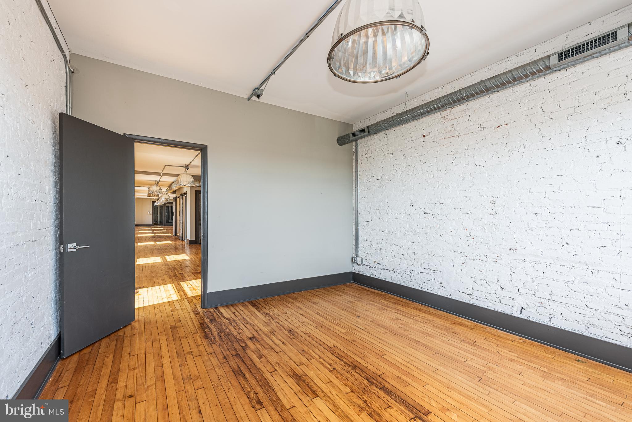 CANTON - Commercial Lease