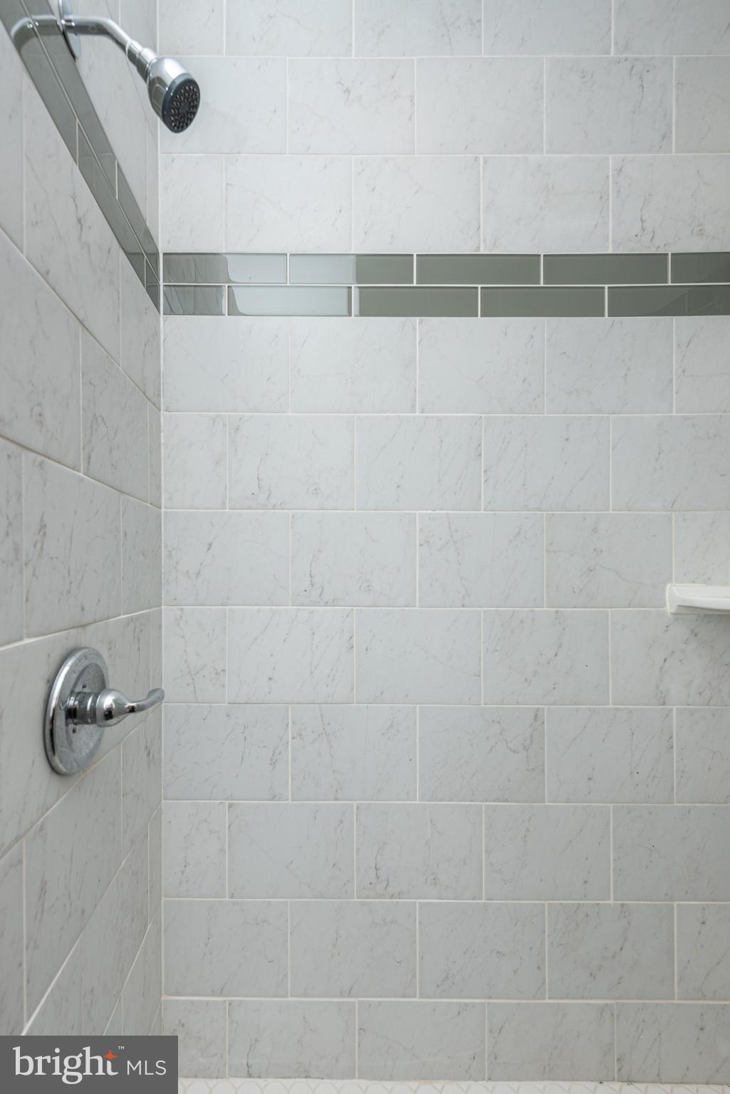 CANTON - Commercial Lease