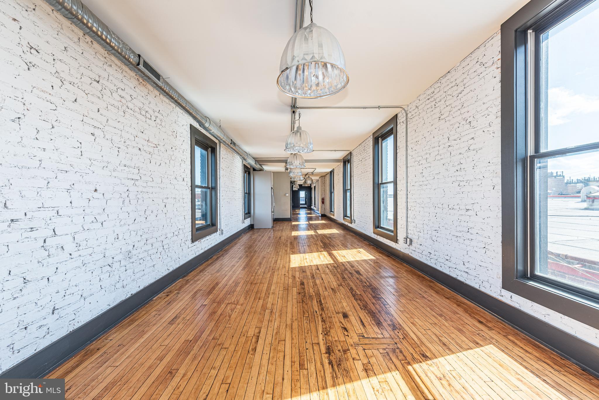 CANTON - Commercial Lease