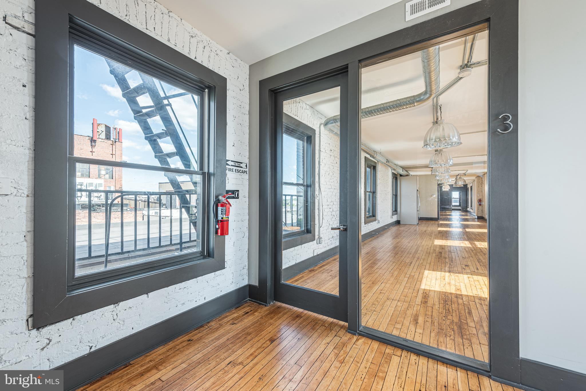 CANTON - Commercial Lease