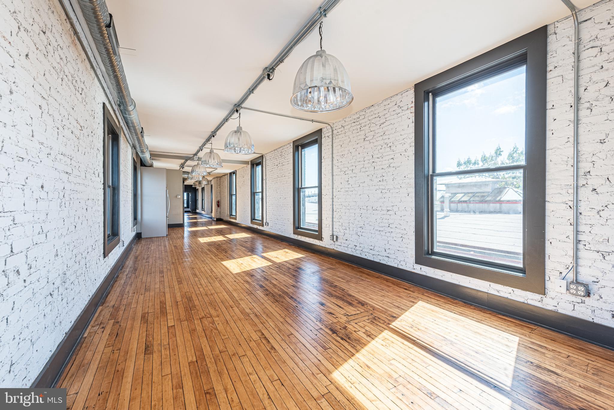 CANTON - Commercial Lease